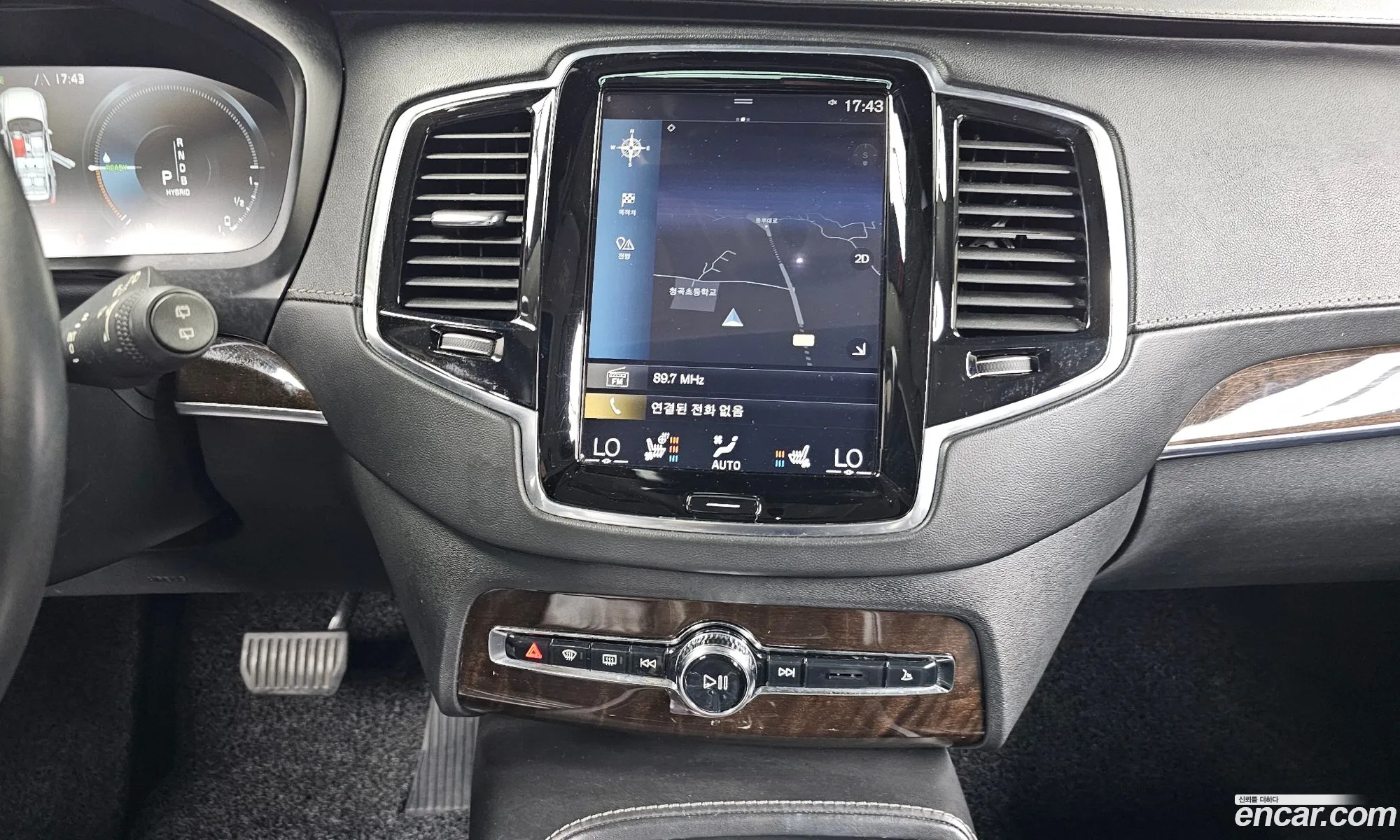 Volvo XC90 2016 YV1LFBC0DH1126582 — 20