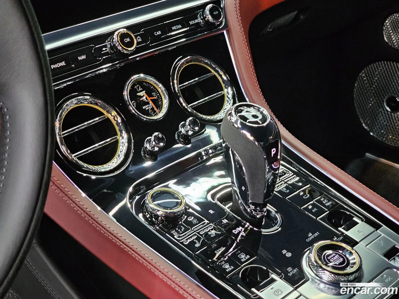 Bentley Continental GT 2023 — 17