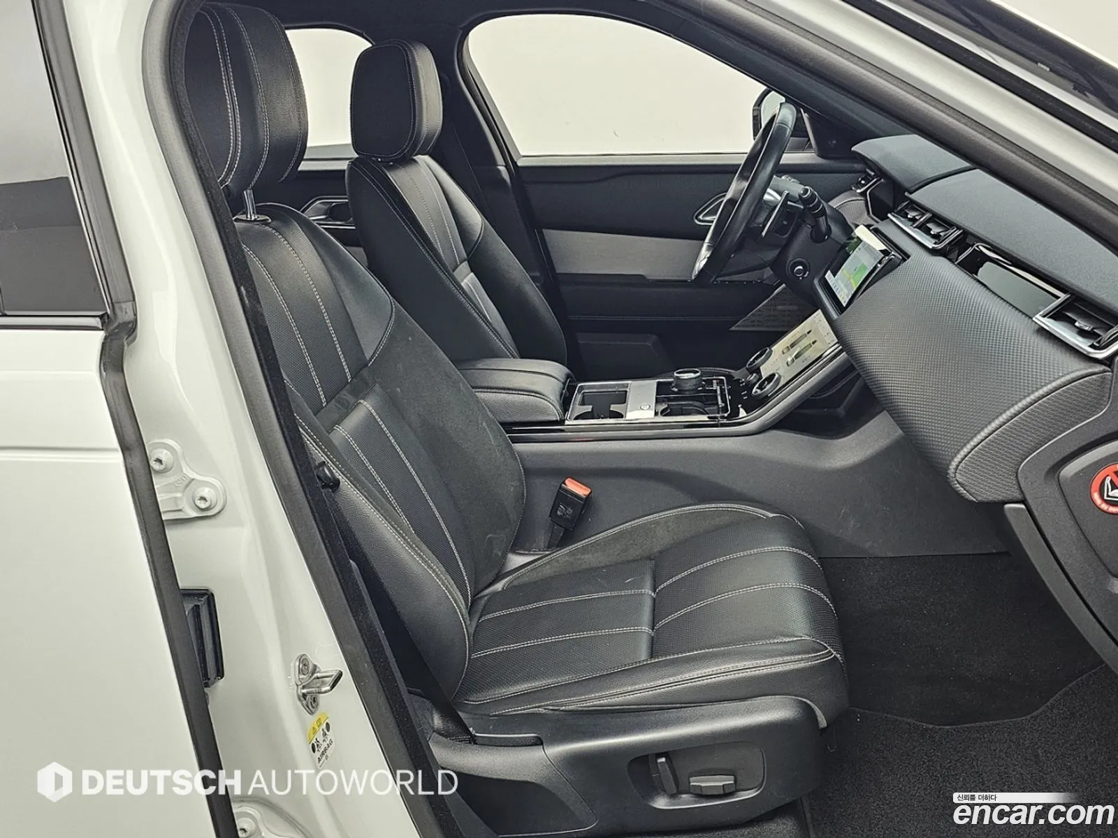 Land Rover Range Rover Velar 2017 — 11
