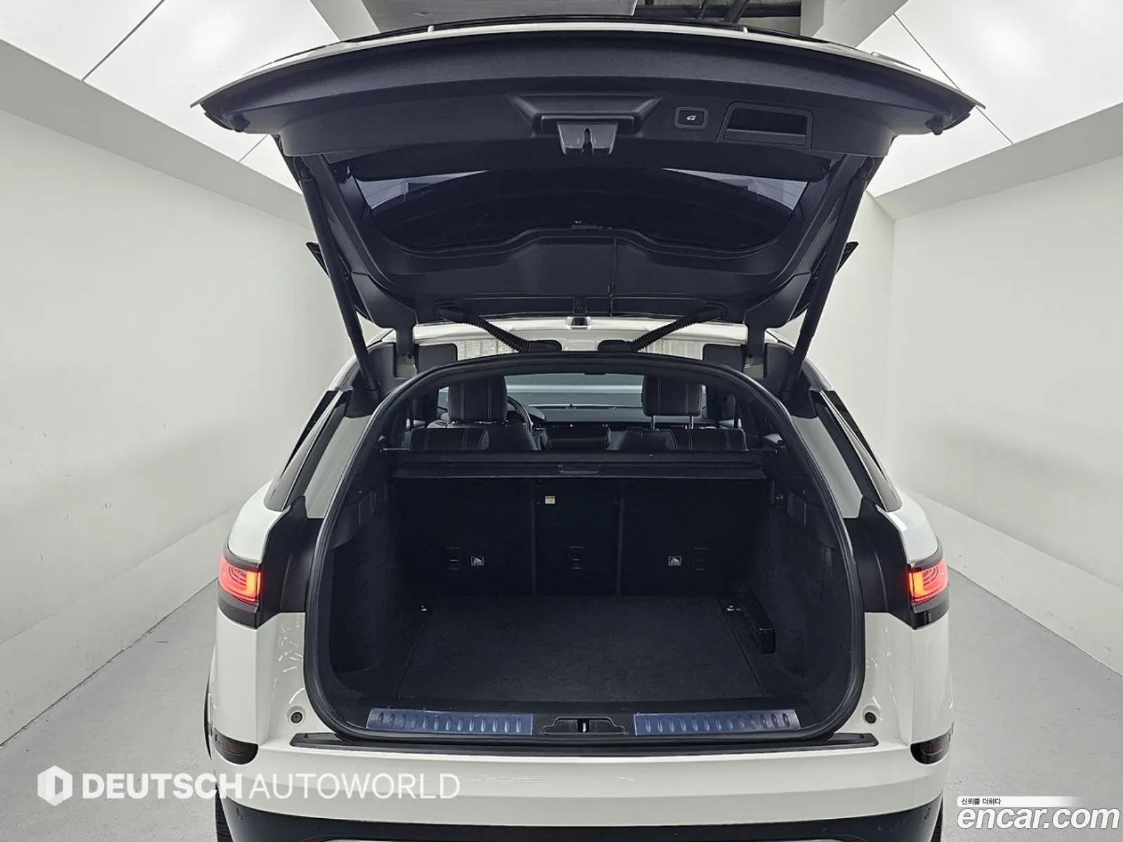 Land Rover Range Rover Velar 2017 — 14