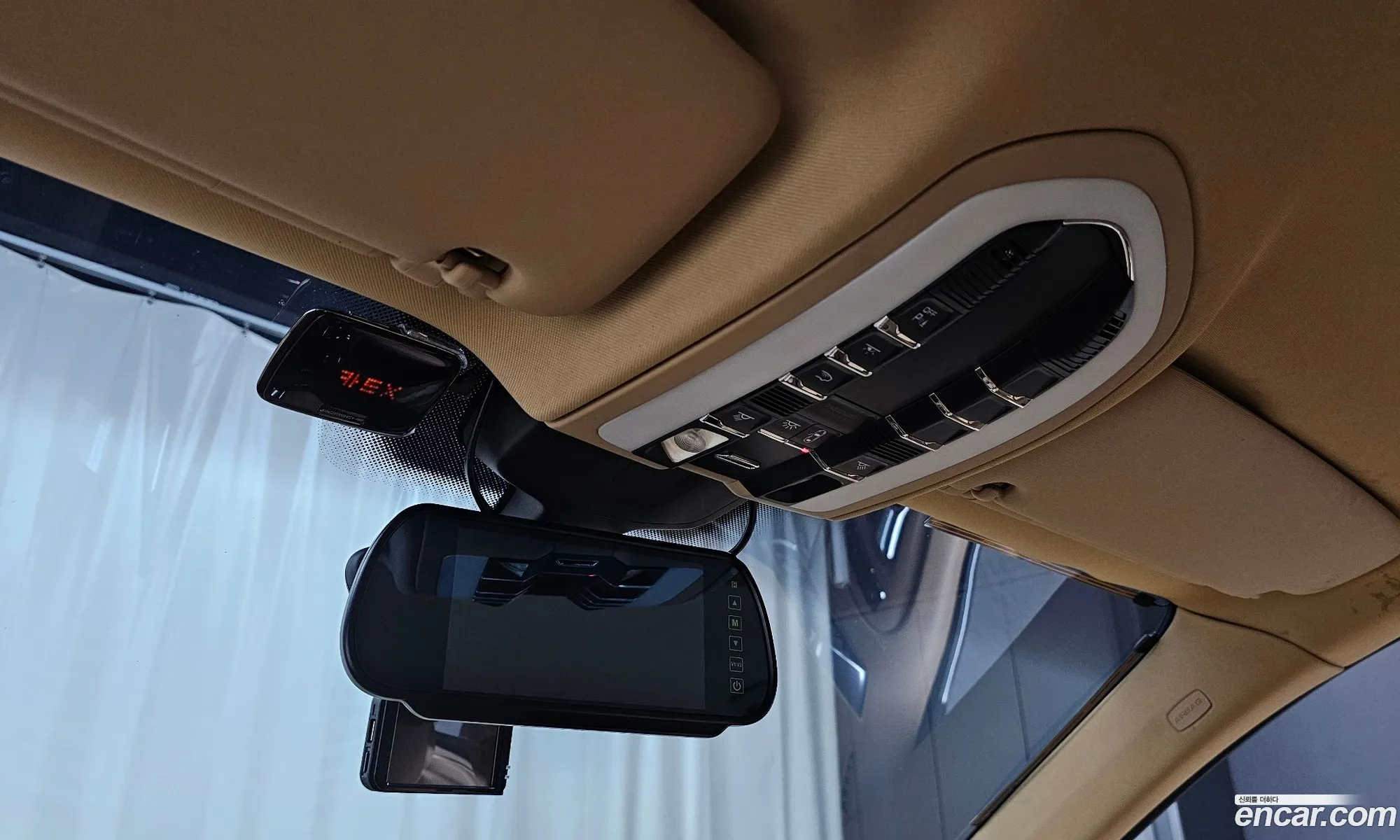 Porsche Cayenne 2011 — 12