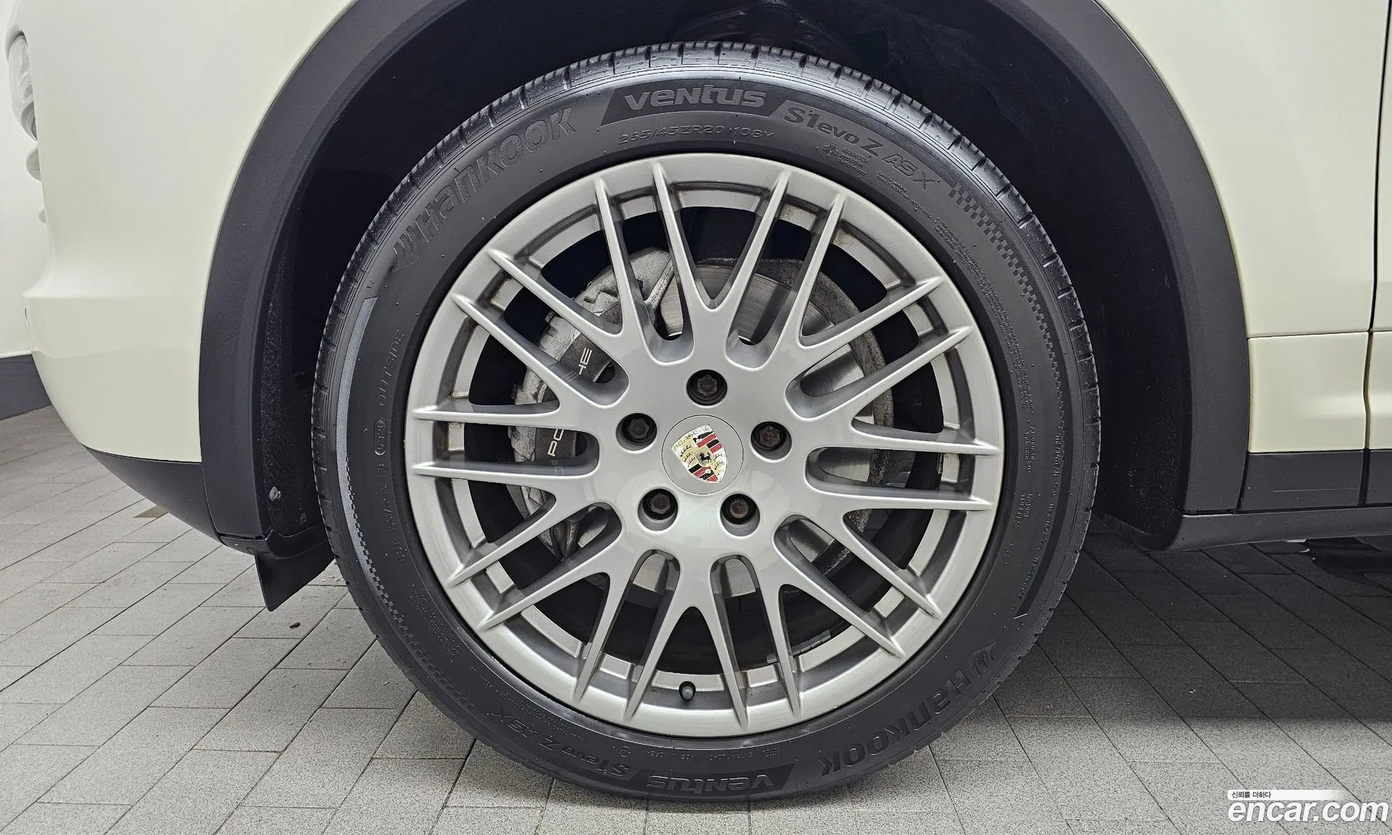 Porsche Cayenne 2011 — 11