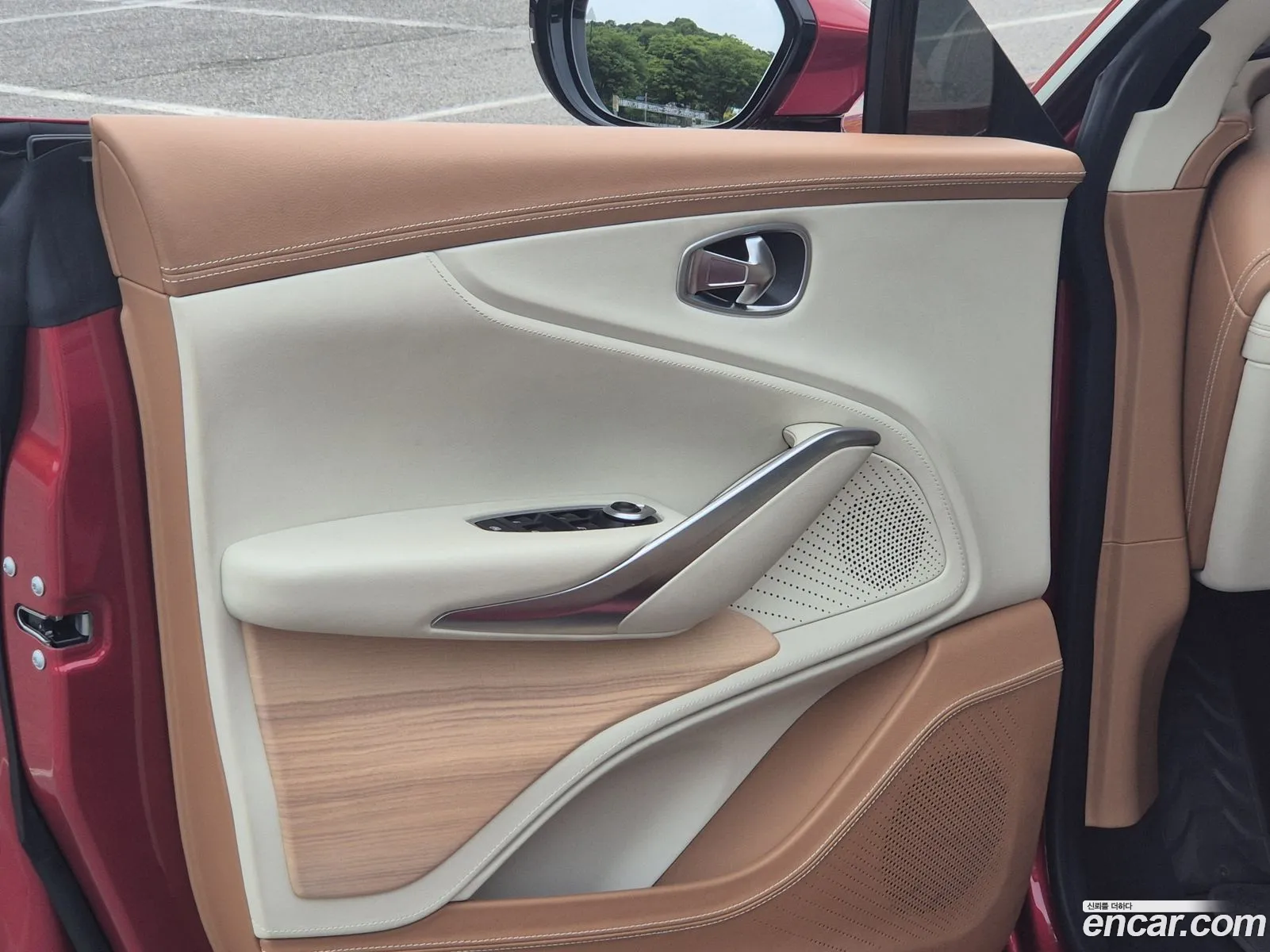 Aston Martin DBX 2022 — 13