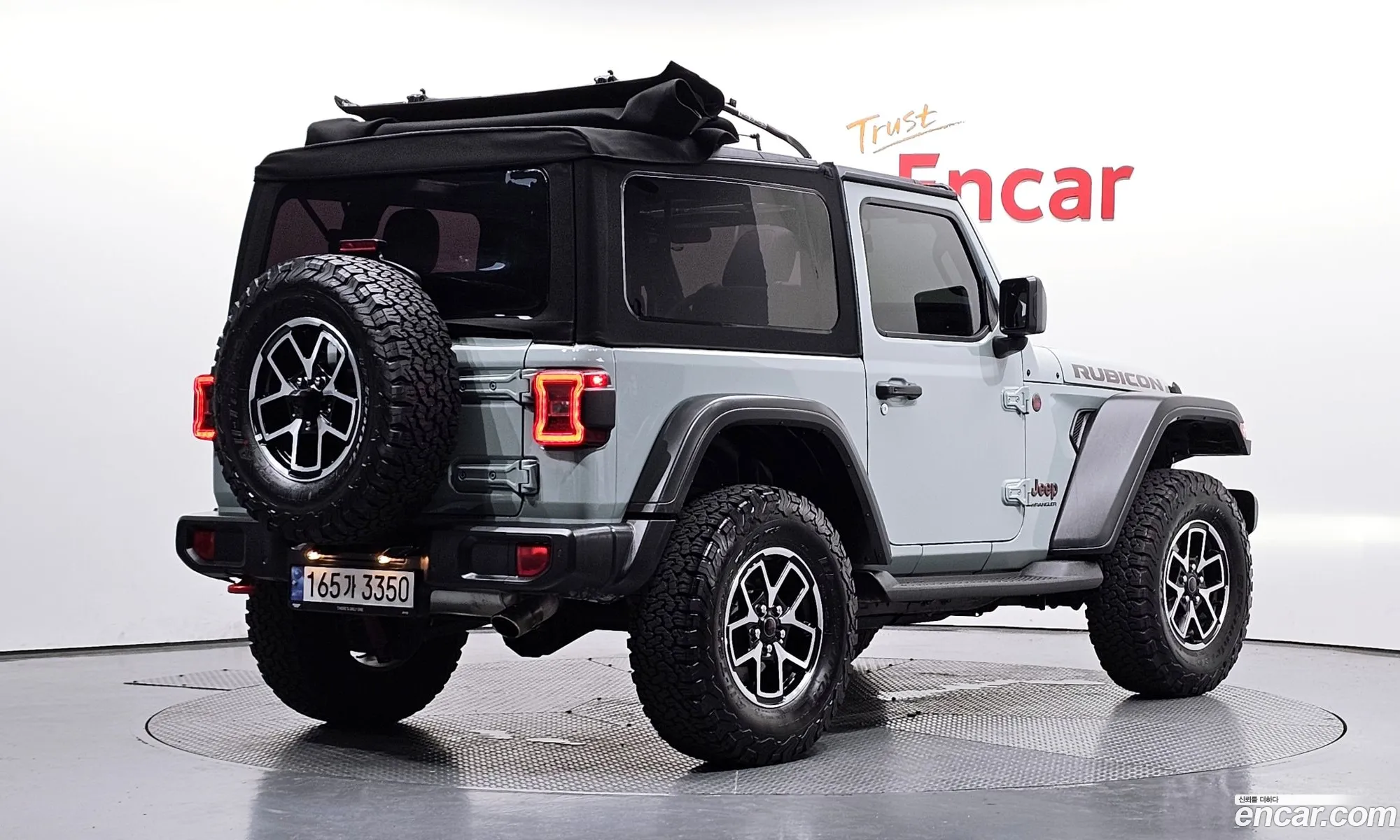 Jeep Wrangler 2024 — 4