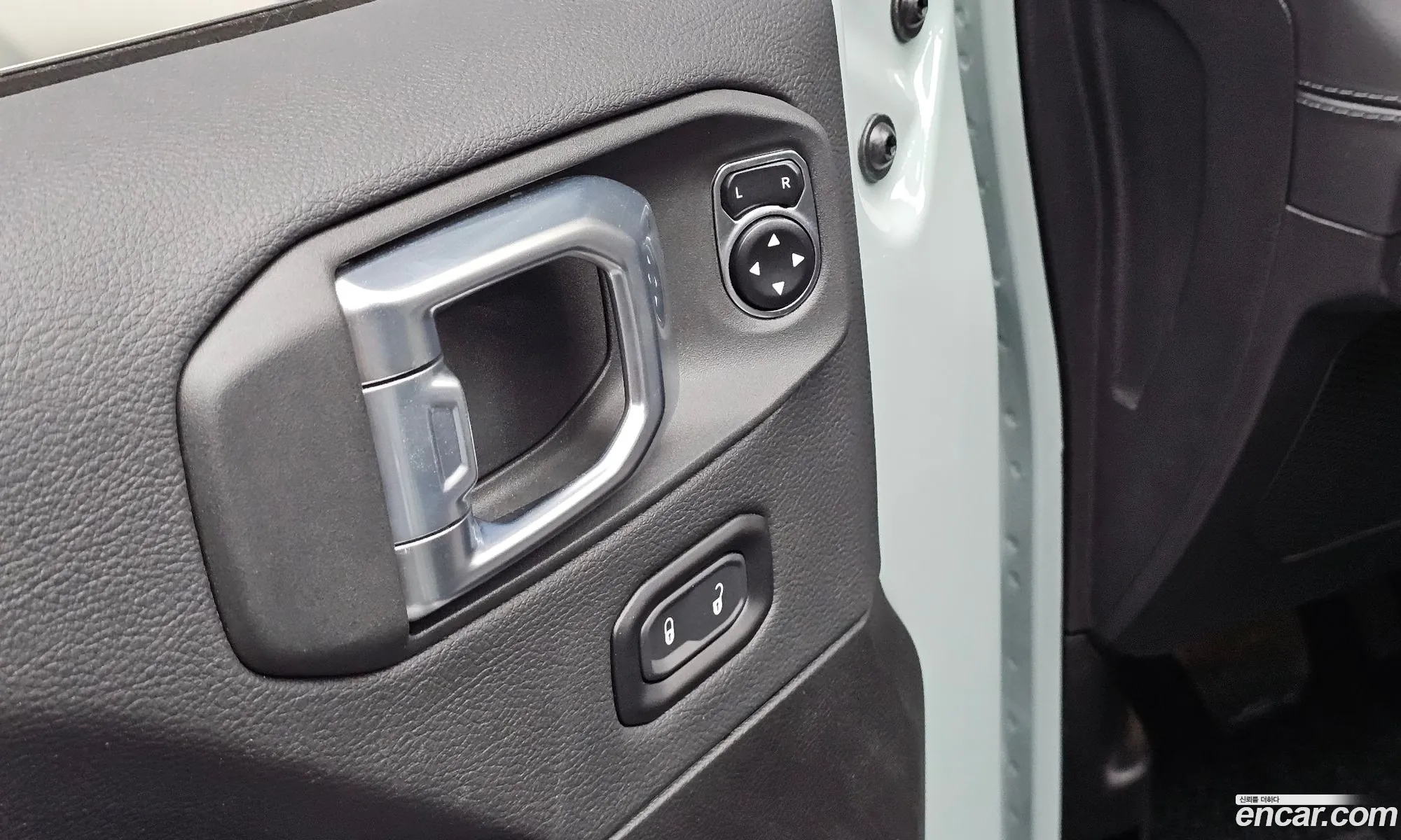 Jeep Wrangler 2024 — 16