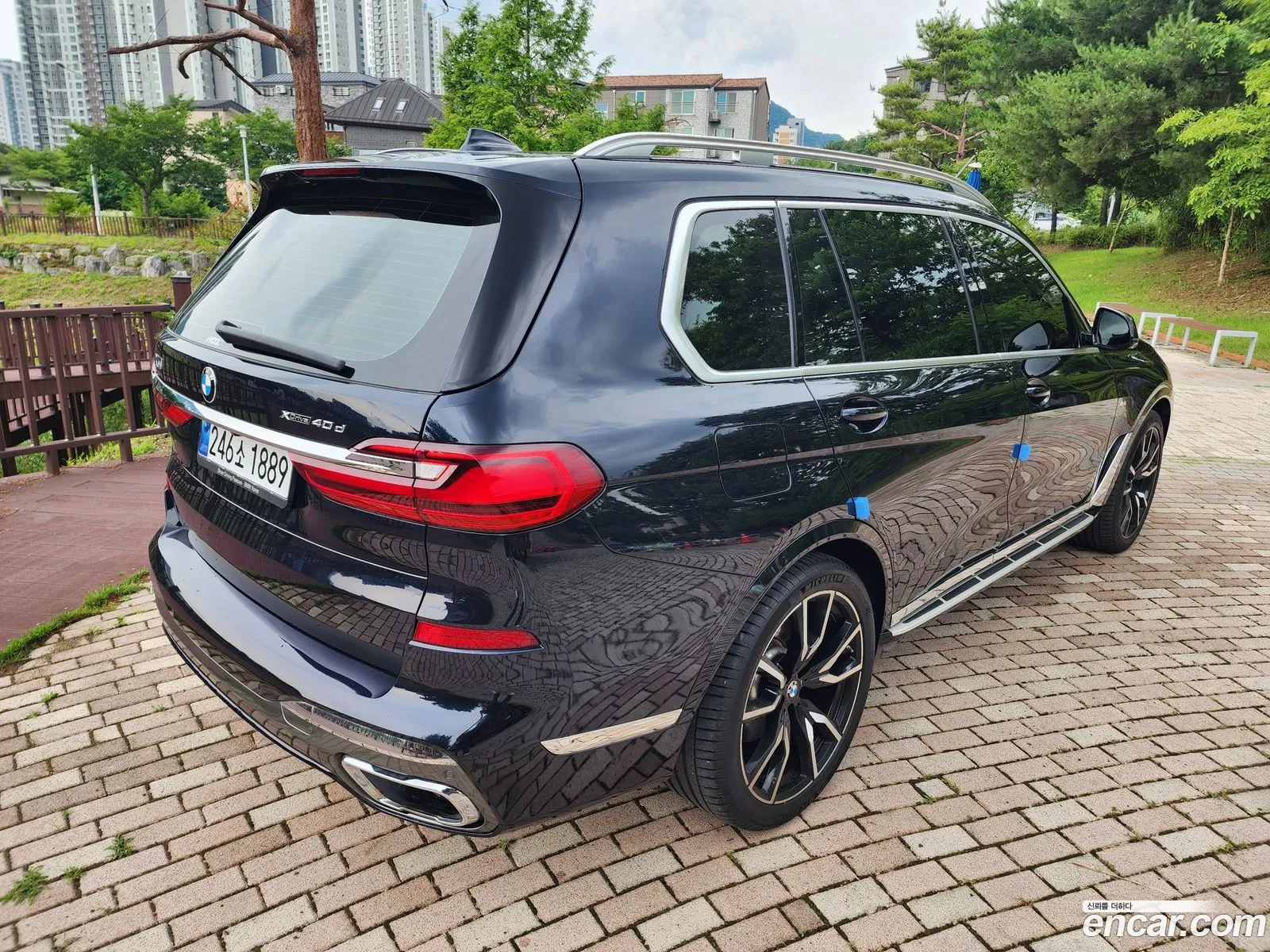 BMW X7 2021 — 16