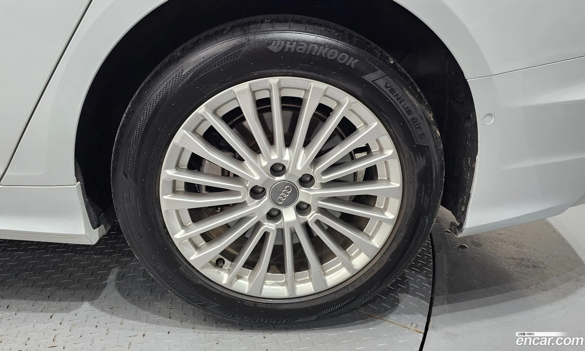 Audi A6 2020 WAUZZZF20LN078874 — 20