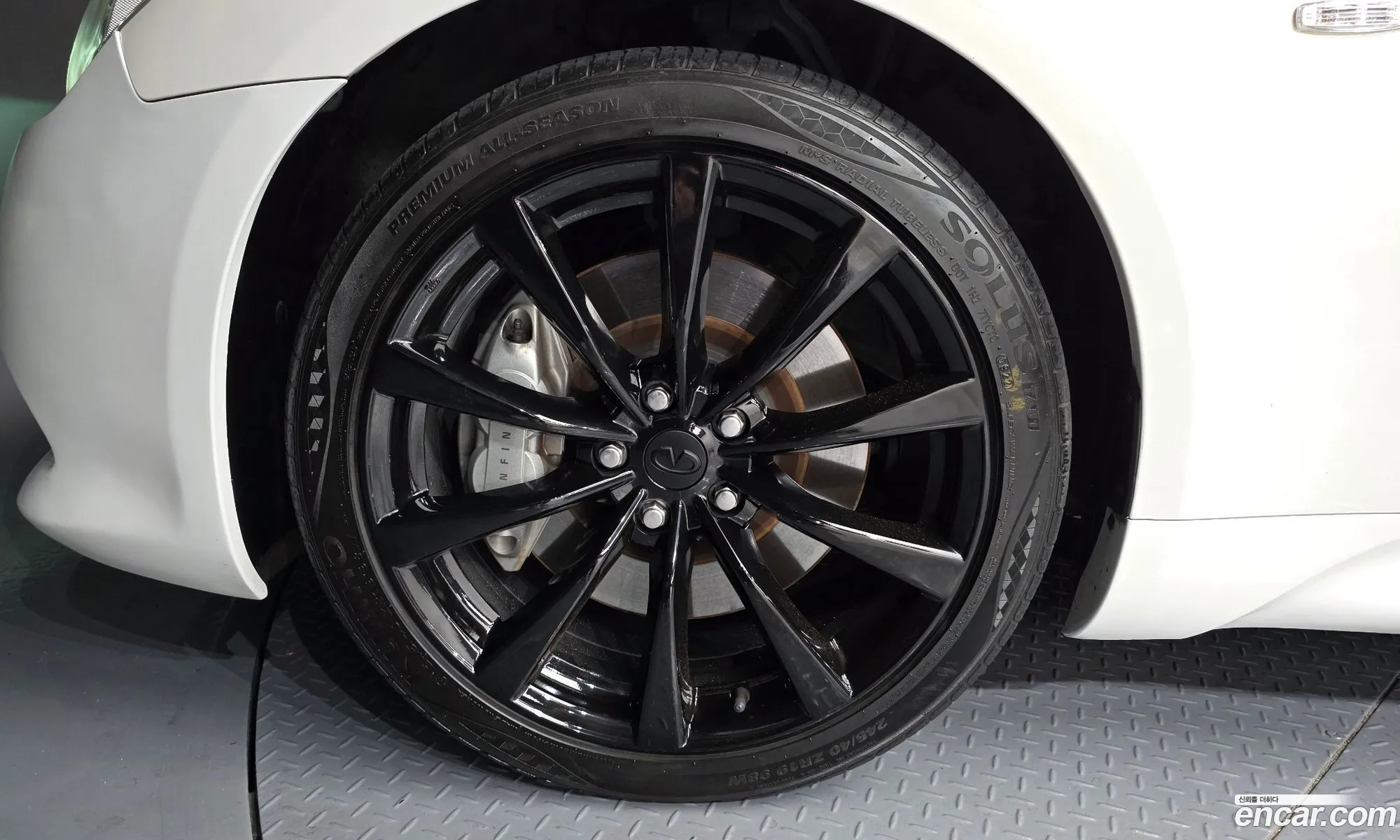 Infiniti G37