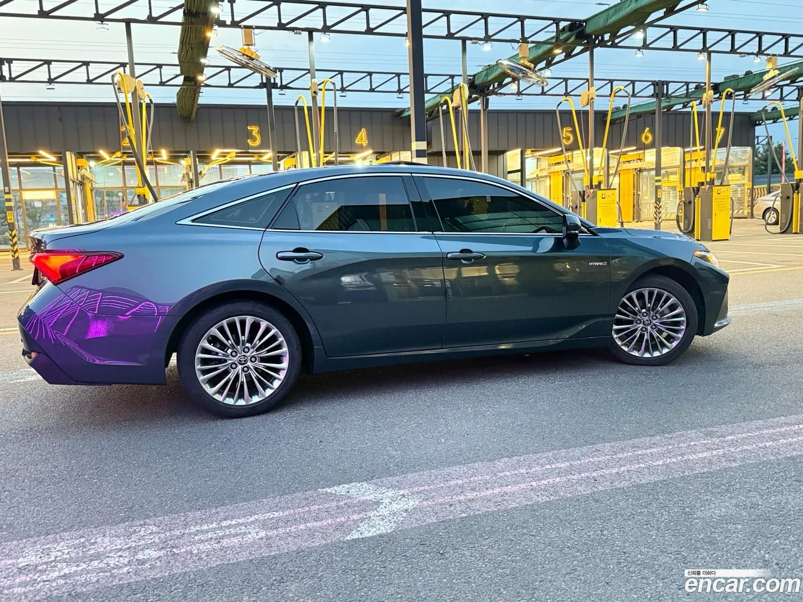 Toyota Avalon 2021 — 3