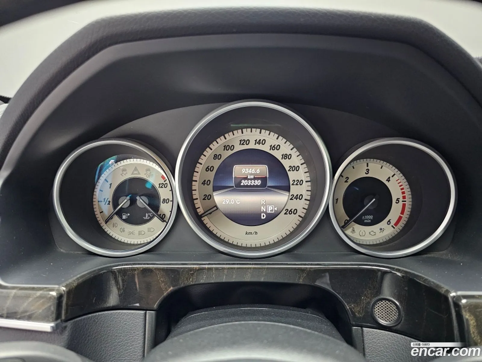 Mercedes-Benz E-Class W212 2013 — 10