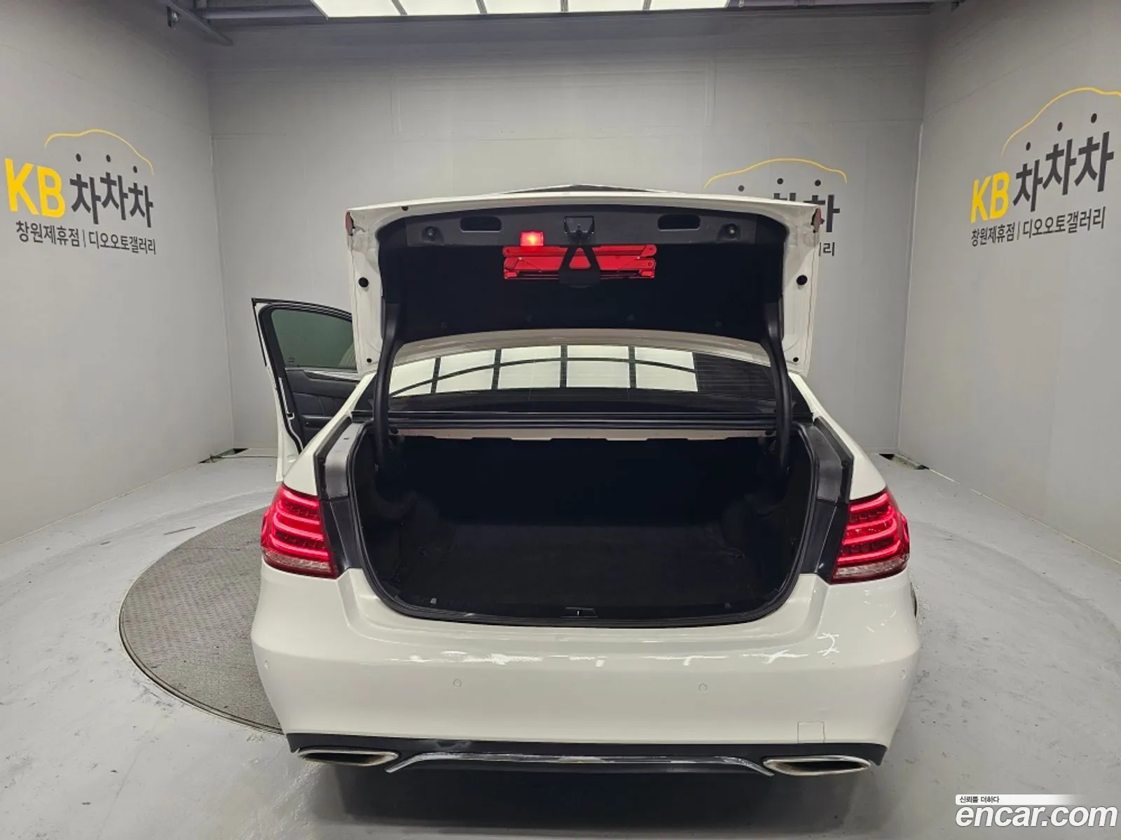 Mercedes-Benz E-Class W212 2013 — 2
