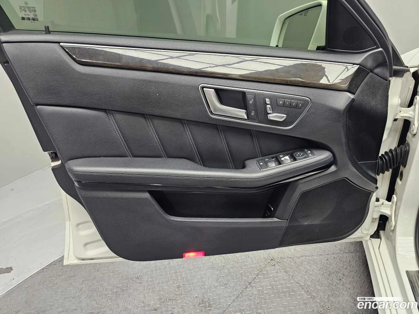 Mercedes-Benz E-Class W212 2013 — 11