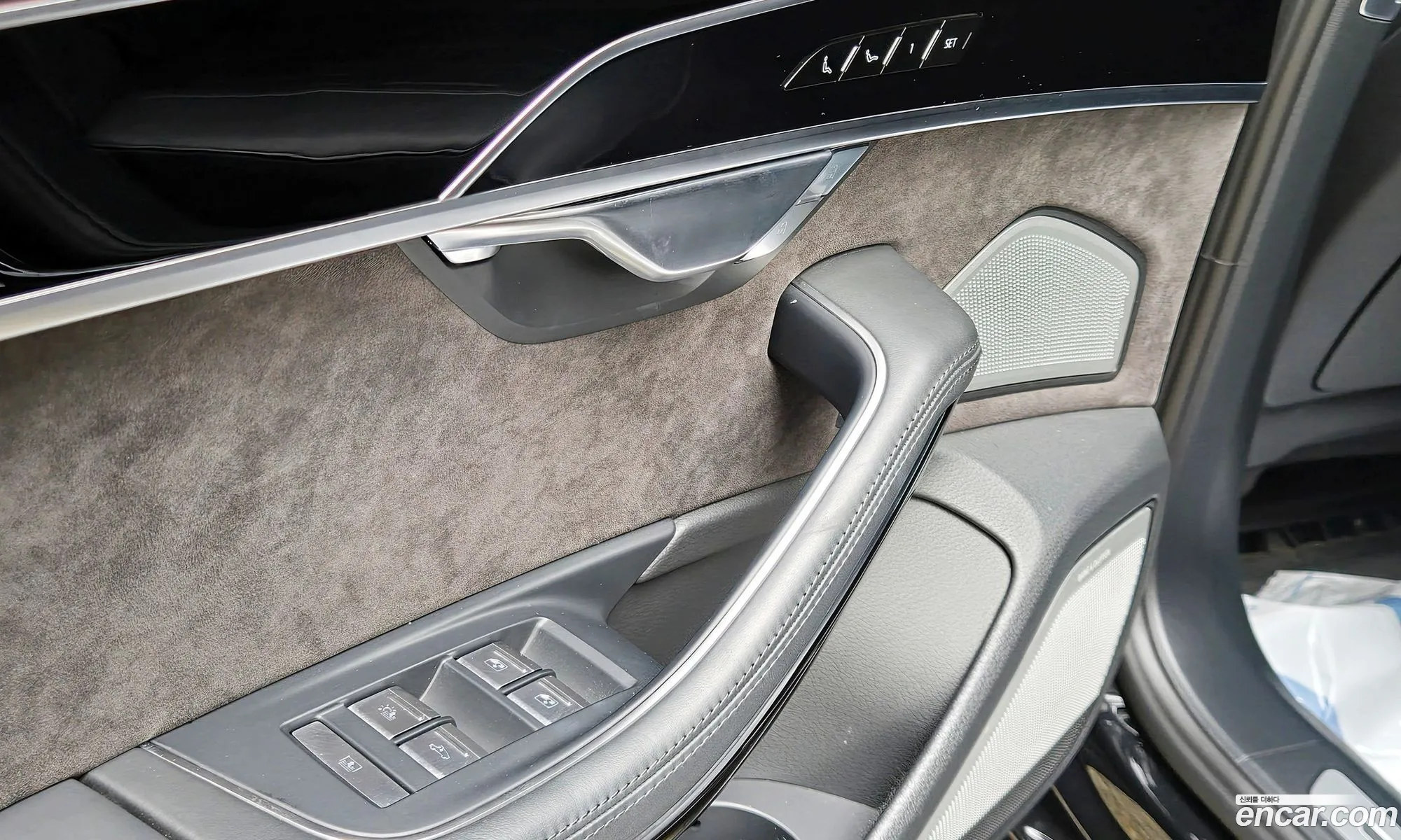Audi A8 2020 — 11