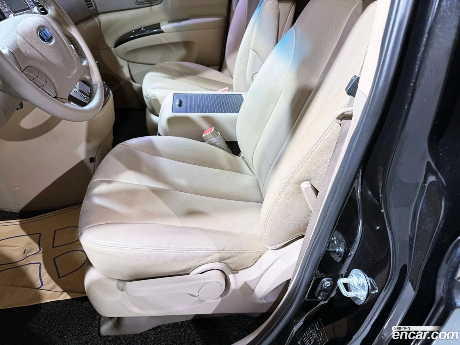 Kia Carnival R 2013 — 18