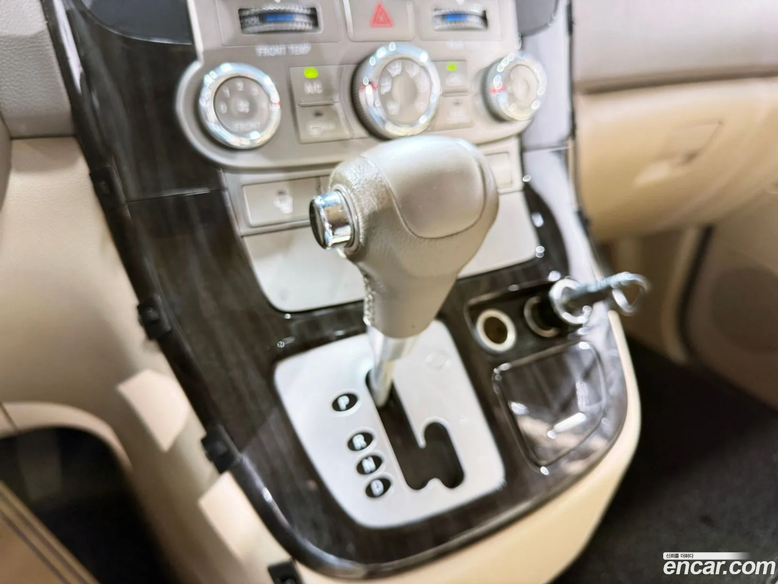 Kia Carnival R 2013 — 19