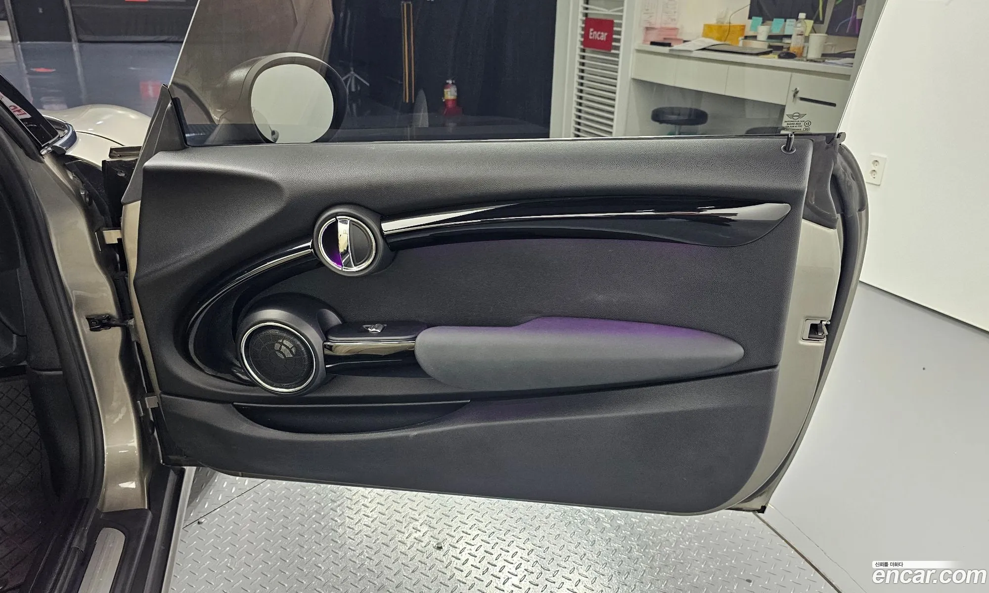 Mini Cooper Convertible 2017 WMWWG5107H3A80179 — 8