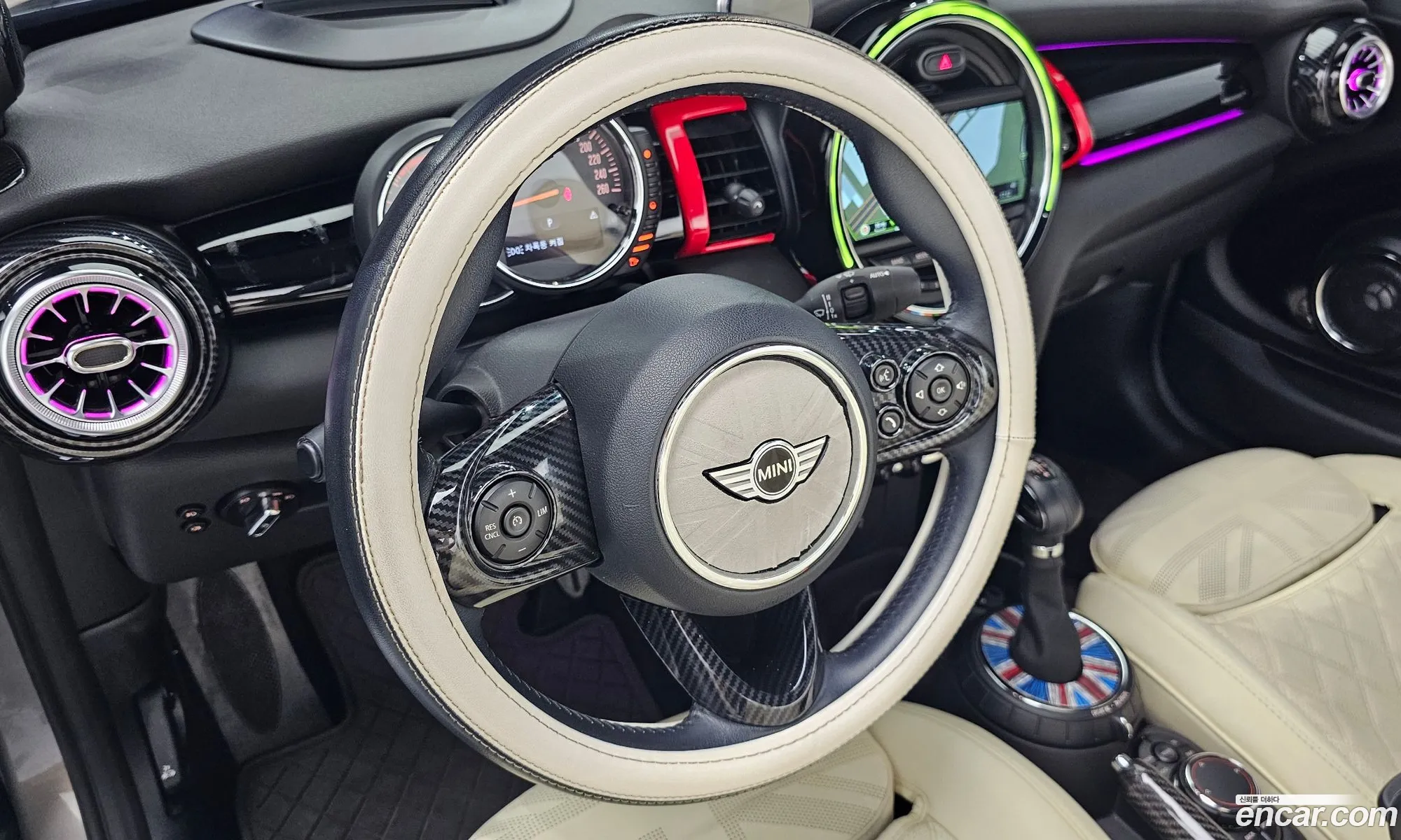 Mini Cooper Convertible 2017 WMWWG5107H3A80179 — 5