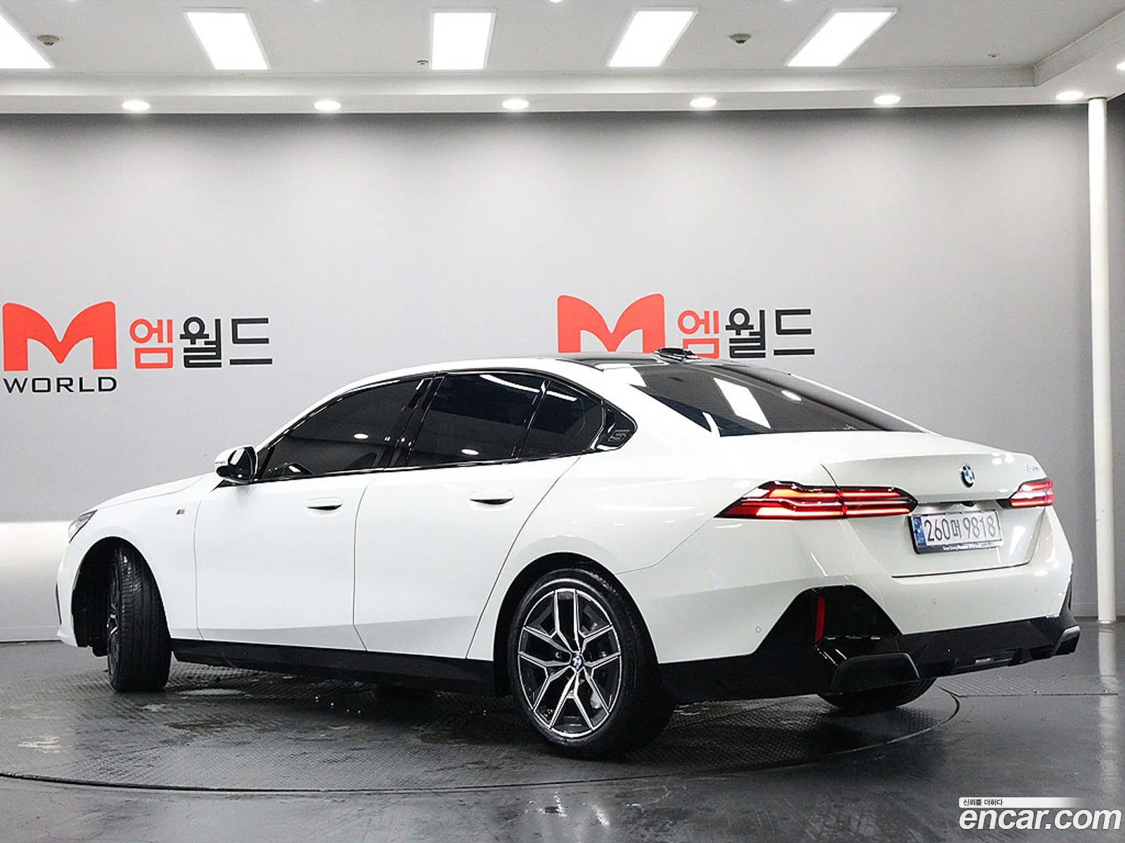 BMW 5 Series 2024 — 19