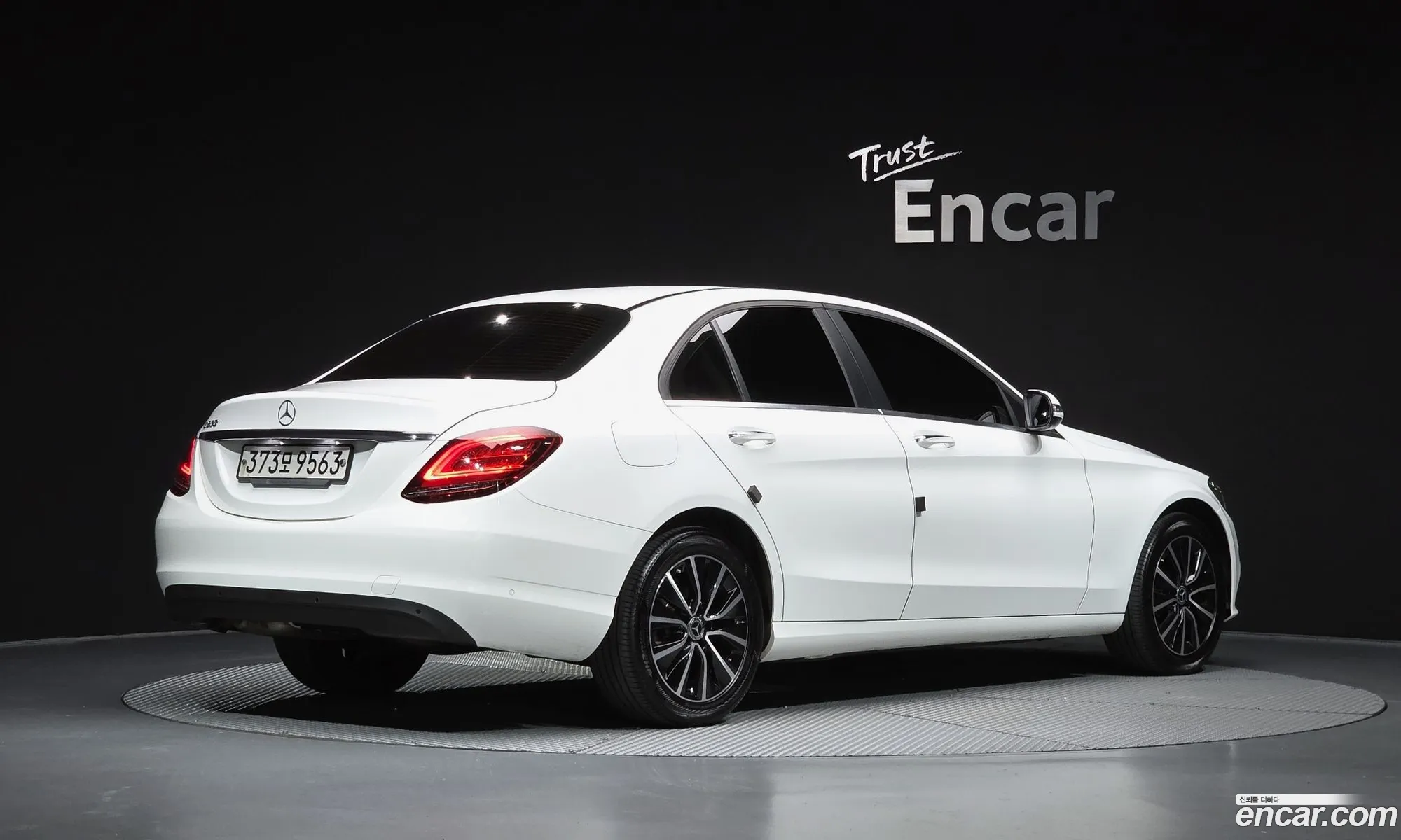 Mercedes-Benz C-Class W205 2019 — 23