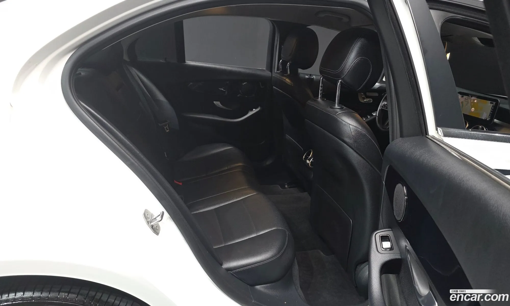 Mercedes-Benz C-Class W205 2019 — 16