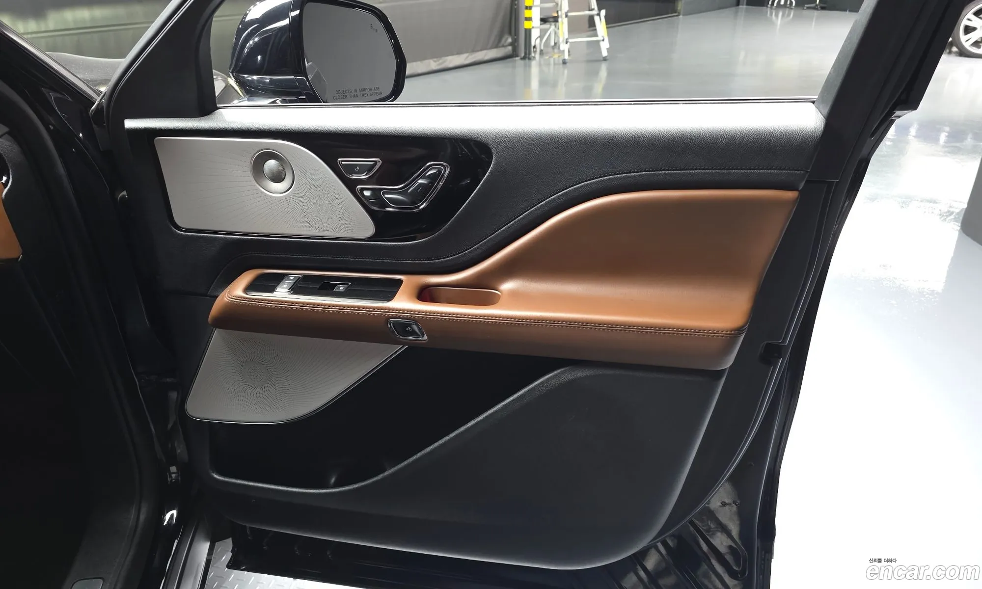 Lincoln Aviator 2021 — 28