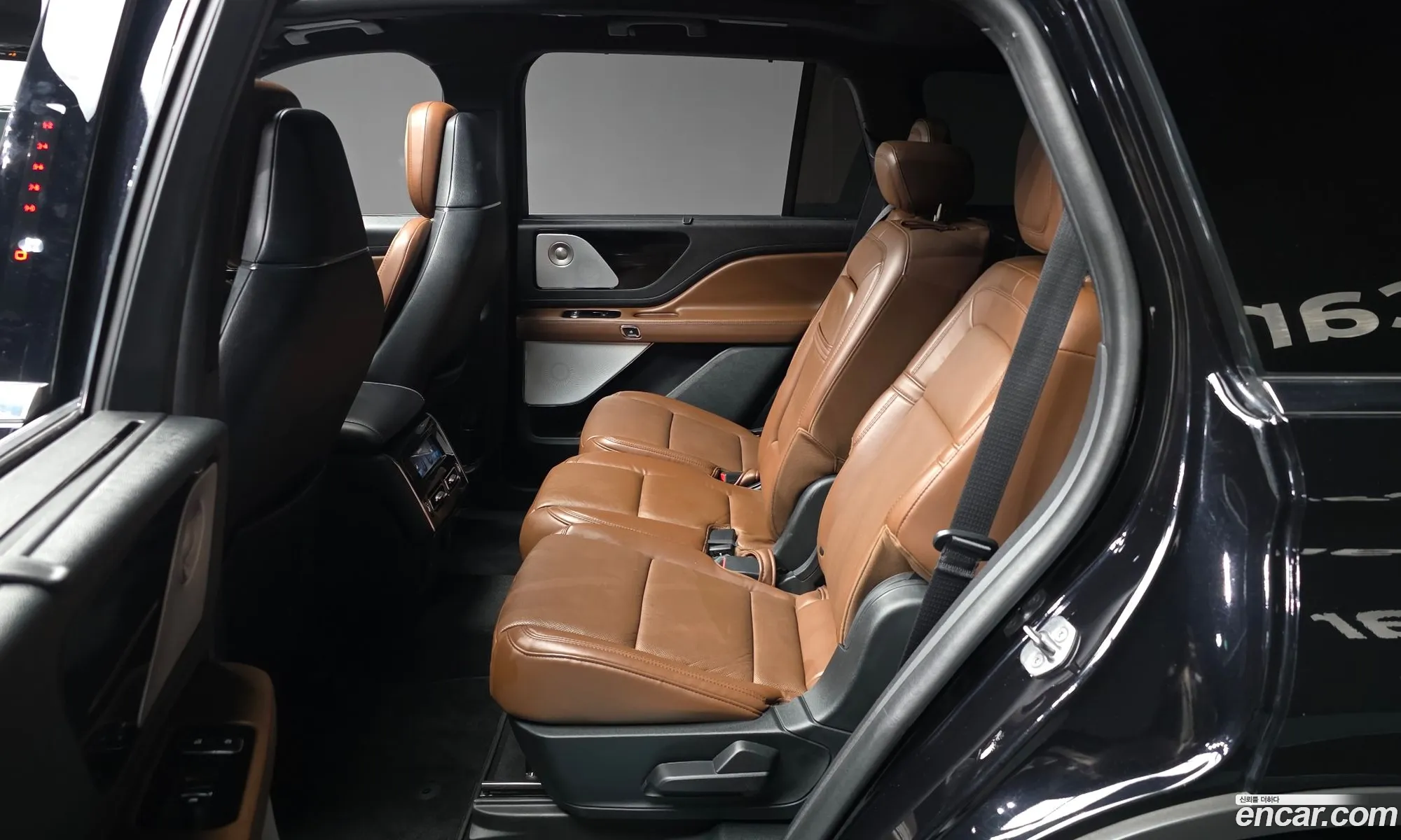 Lincoln Aviator 2021 — 24