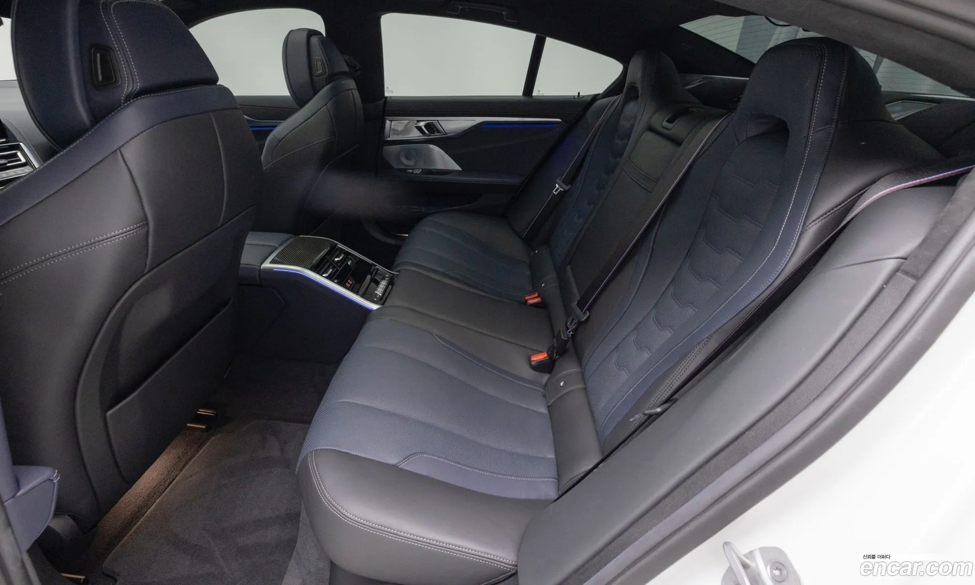 BMW 8 Series 2026 — 3