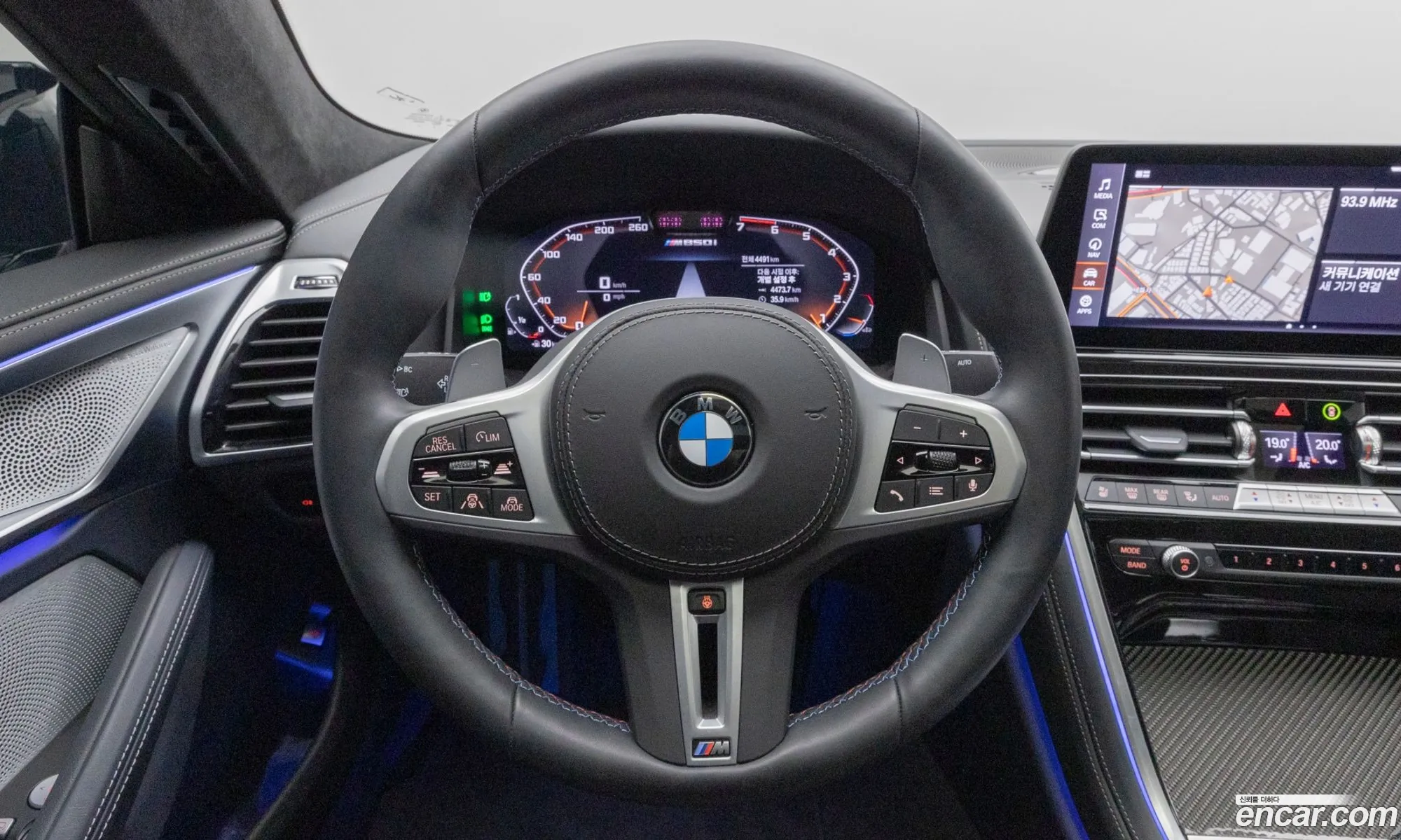 BMW 8 Series 2026 — 17