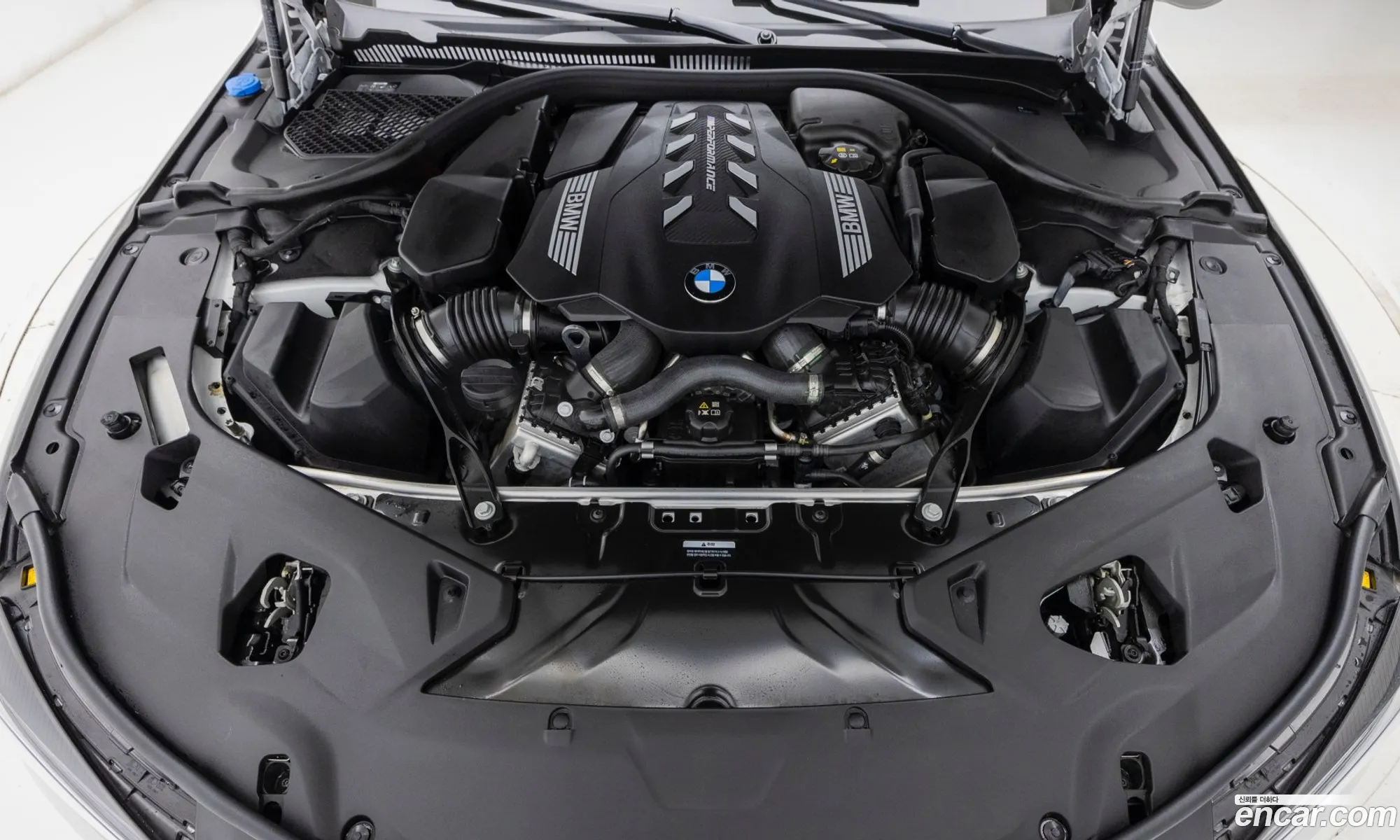 BMW 8 Series 2026 — 5
