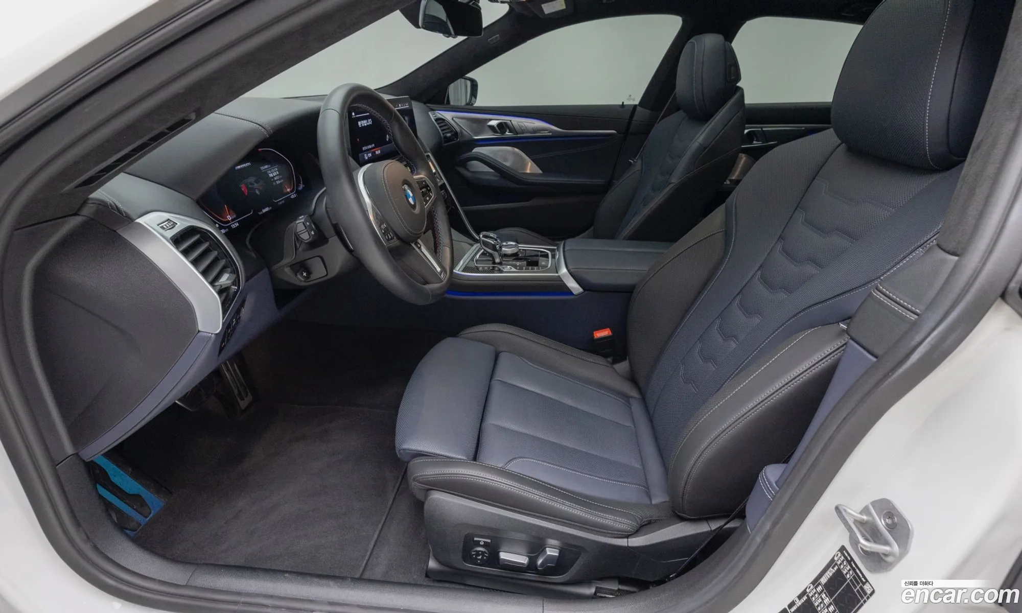 BMW 8 Series 2026 — 6