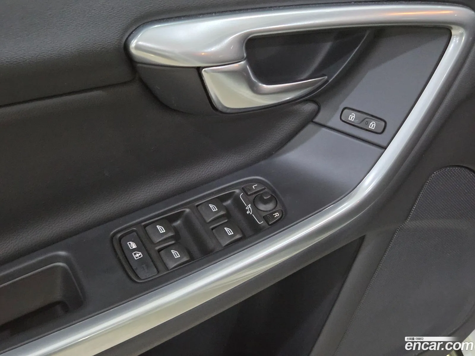 Volvo S60 2015 — 18