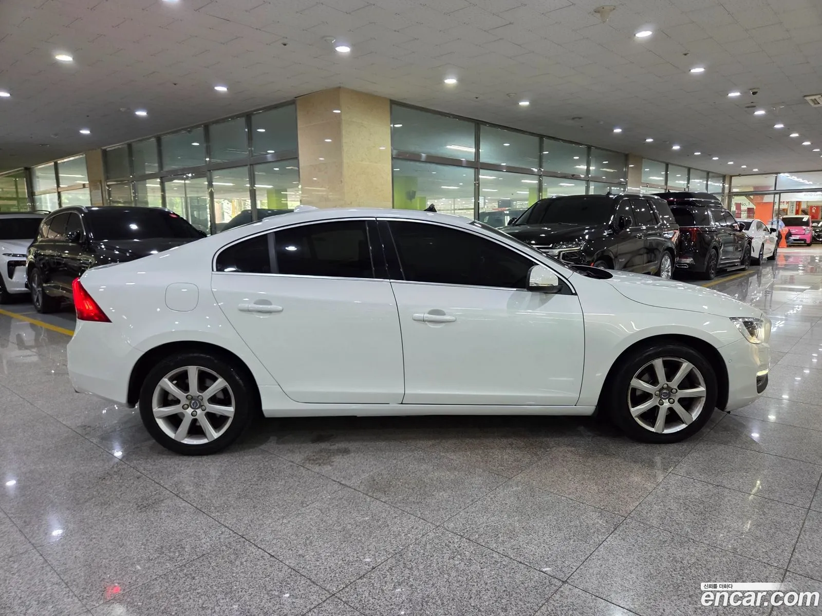 Volvo S60 2015 — 11