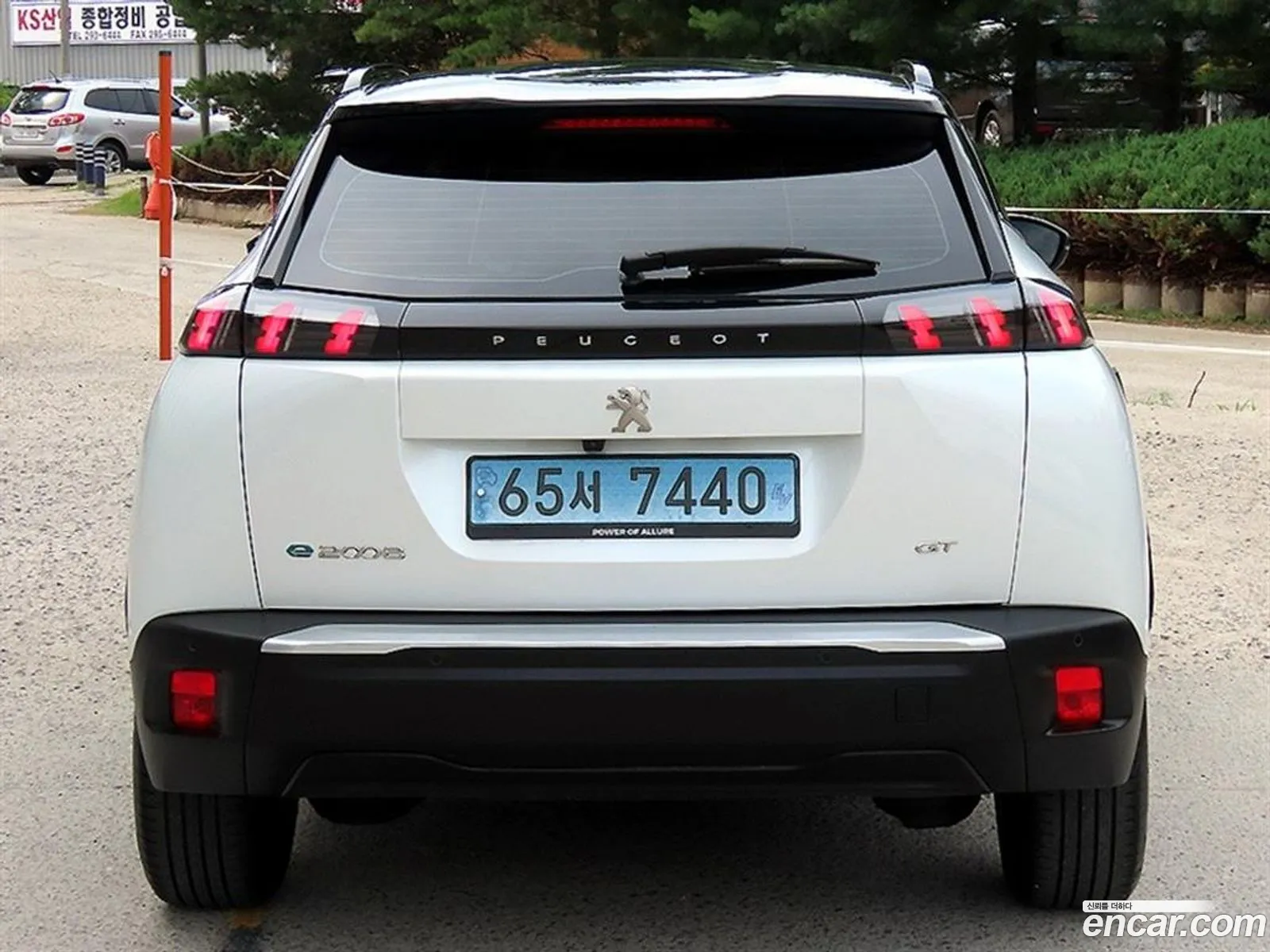 Peugeot e-2008 2023 — 12