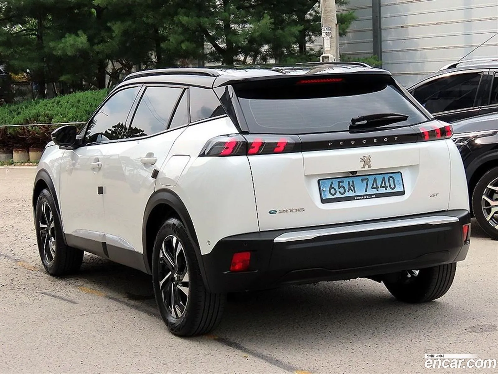Peugeot e-2008 2023 — 17