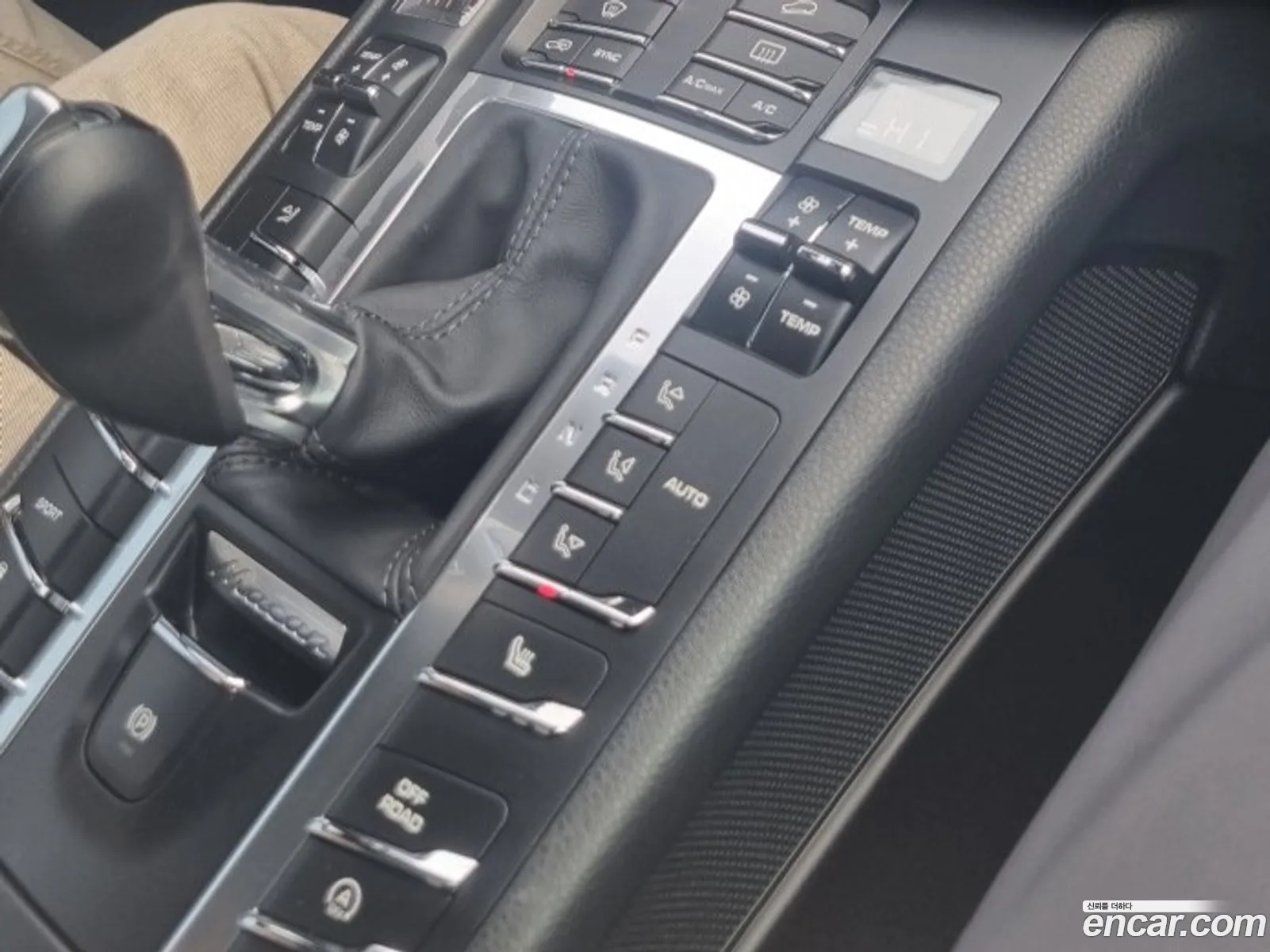 Porsche Macan 2015 — 12
