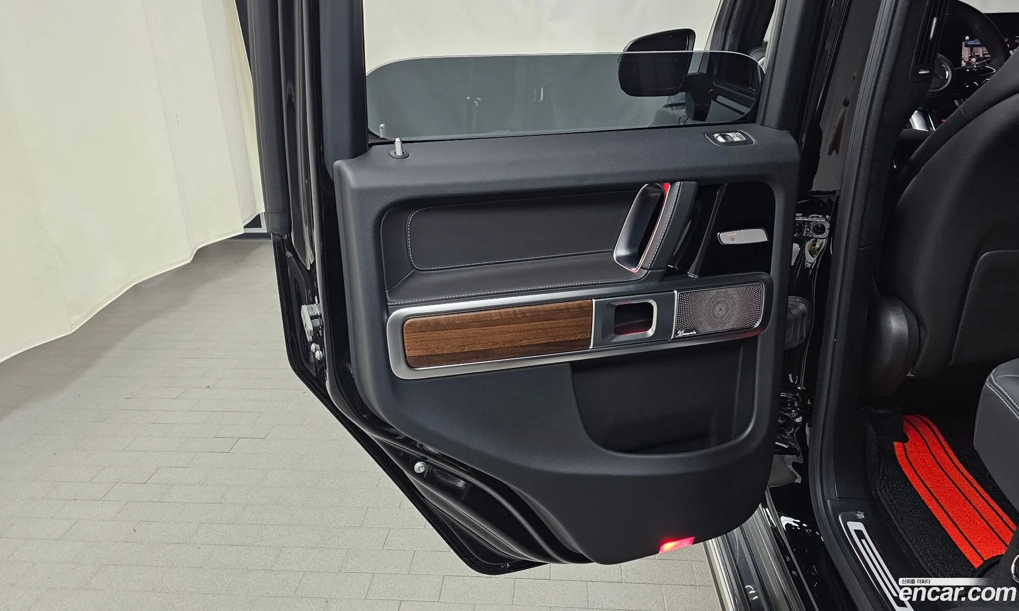 Mercedes-Benz G-Class W465 2025 — 16