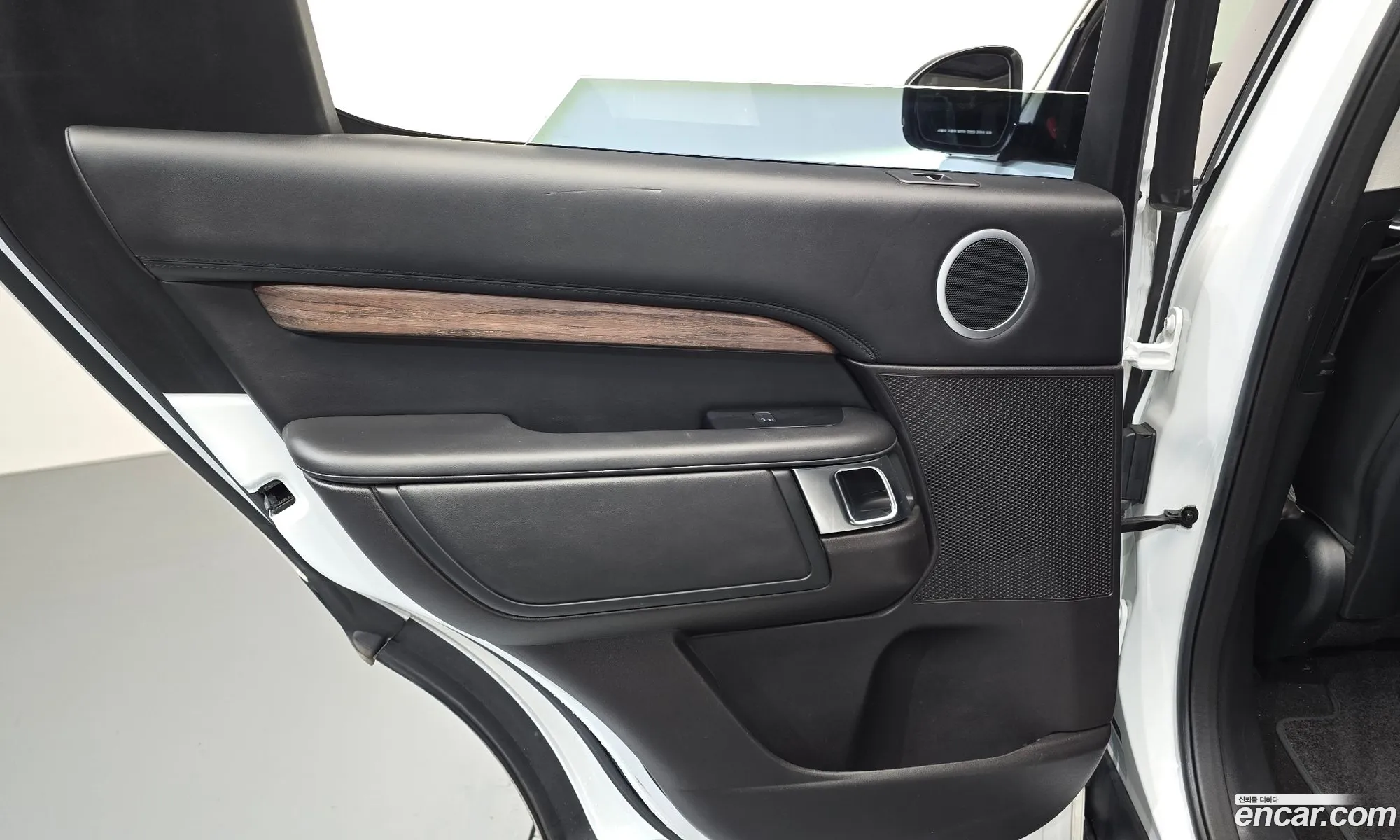 Land Rover Discovery 5 2019 — 20