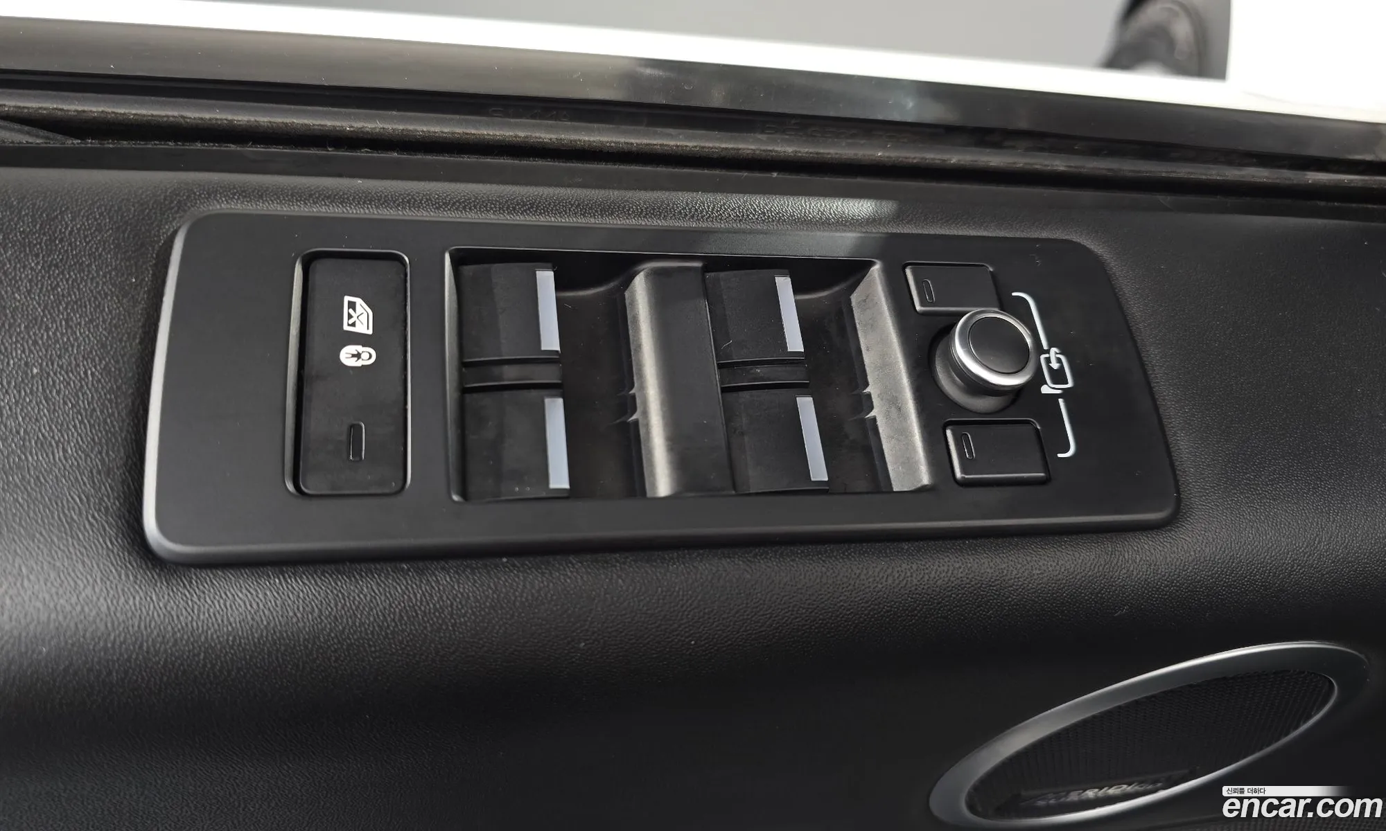 Land Rover Discovery 5 2019 — 30