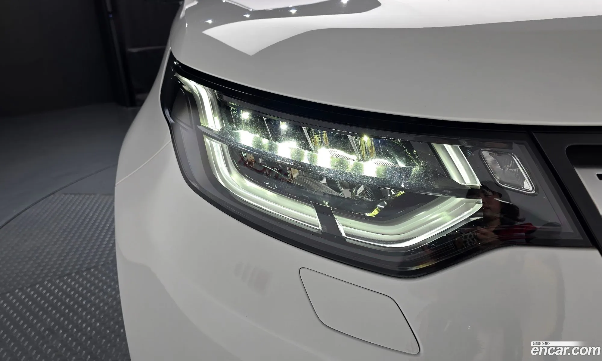 Land Rover Discovery 5 2019 — 5