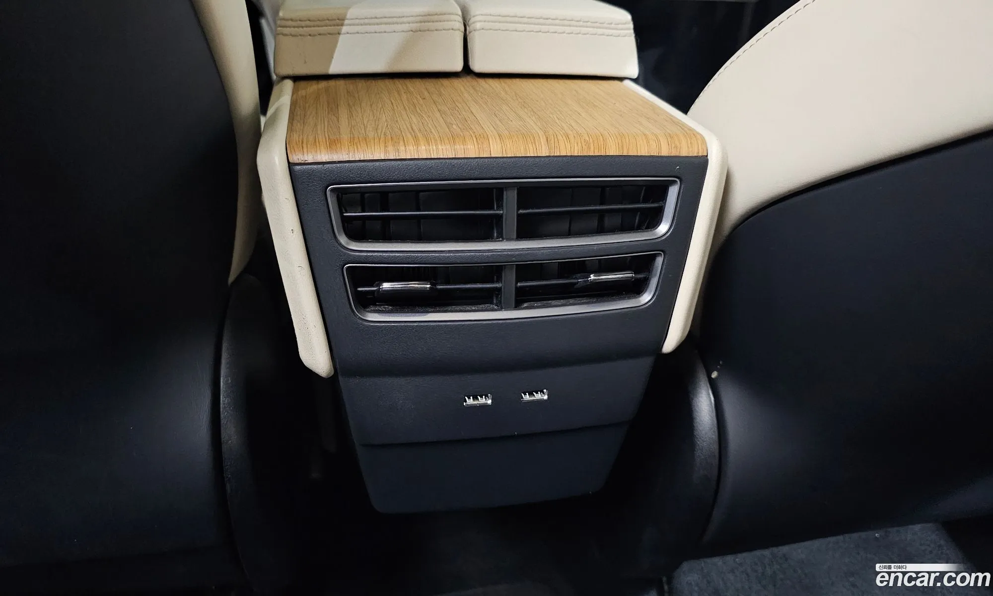 Tesla Model X 2019 5YJXCAE20KF156680 — 8