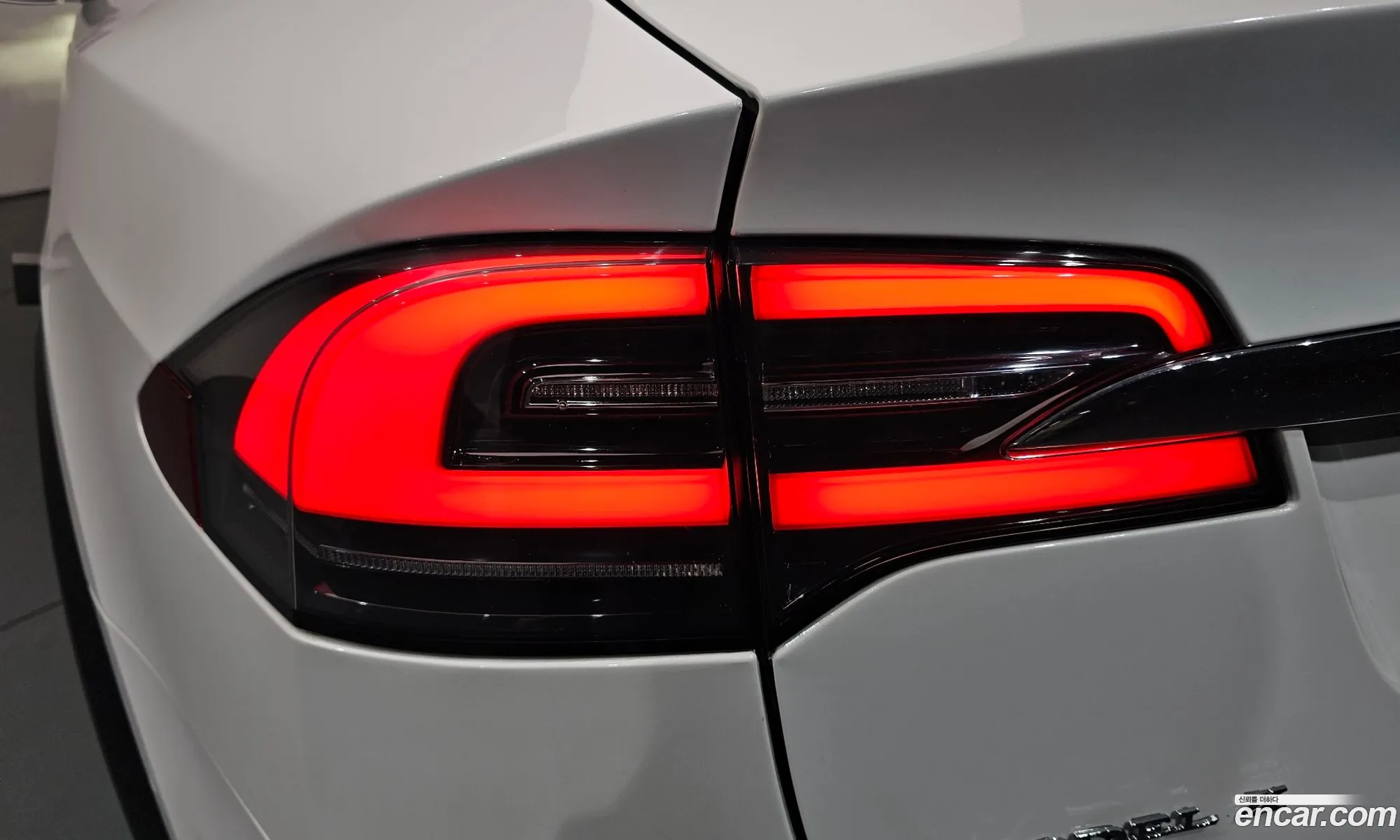 Tesla Model X 2019 5YJXCAE20KF156680 — 30