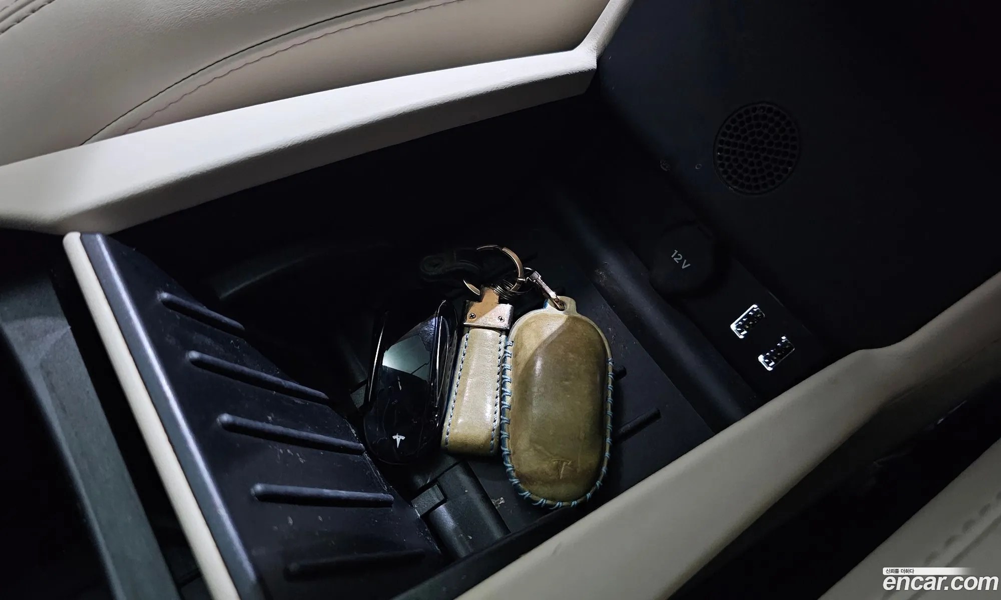 Tesla Model X 2019 5YJXCAE20KF156680 — 33