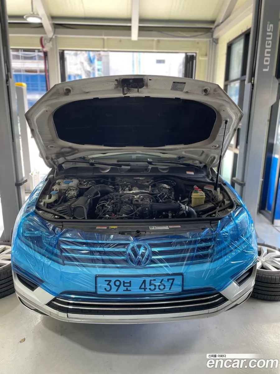 Volkswagen Touareg 2015 — 17