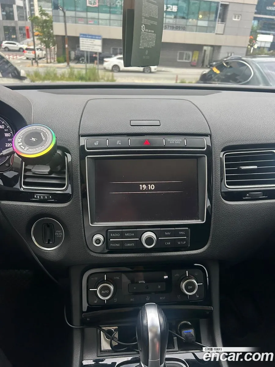 Volkswagen Touareg 2015 — 9