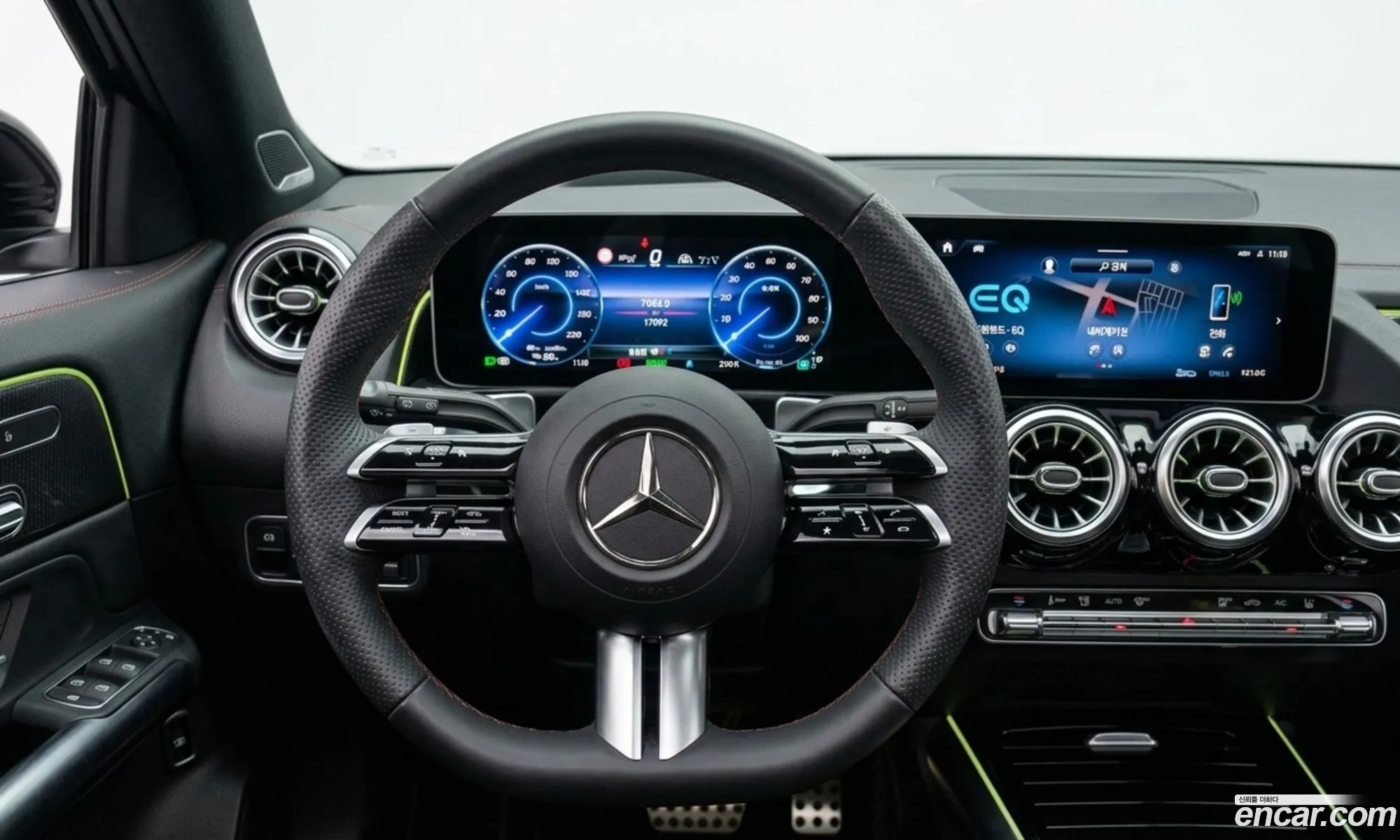 Mercedes-Benz EQB X243 2025 — 8