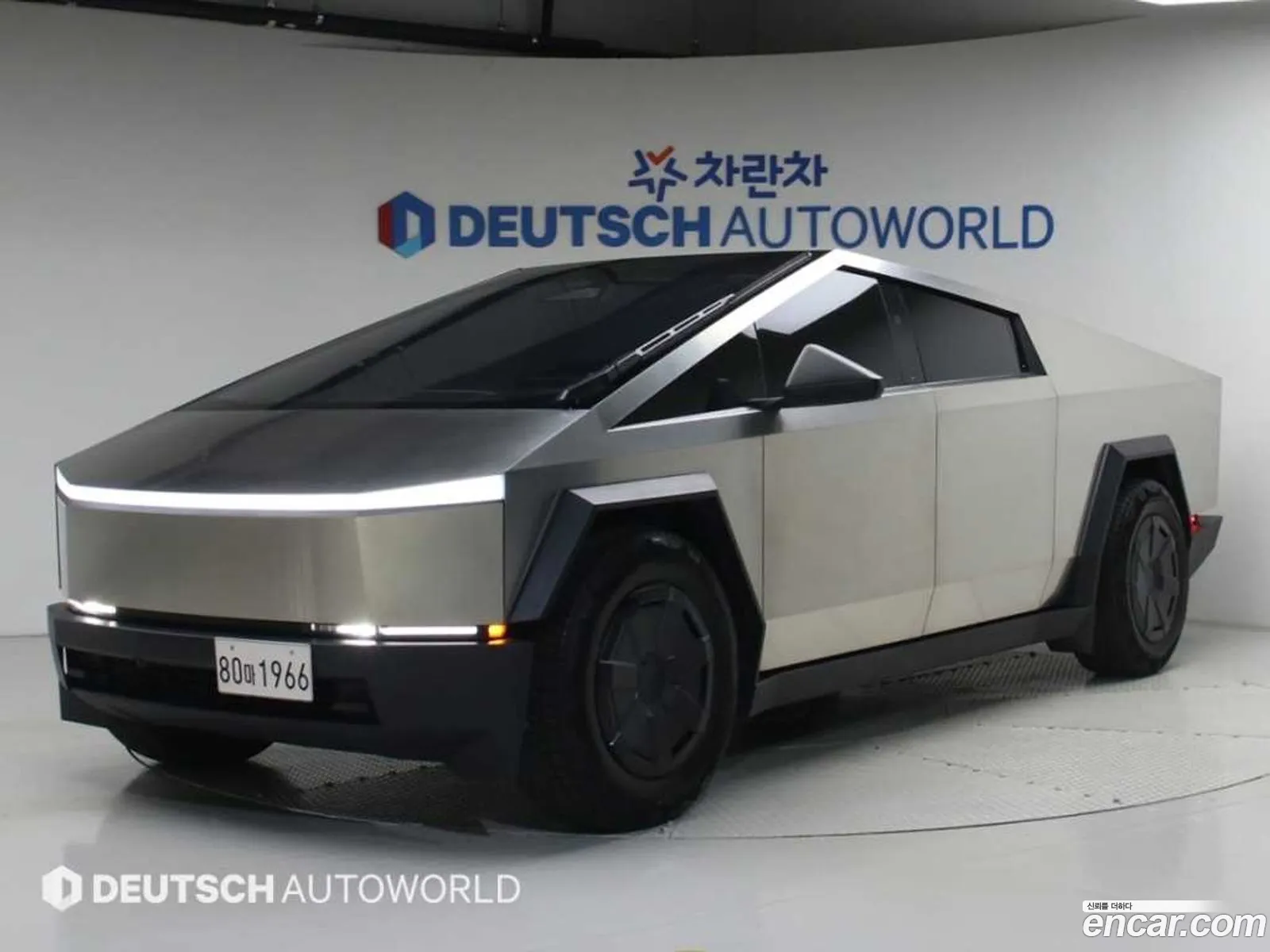 Tesla Cybertruck 2024 — 17