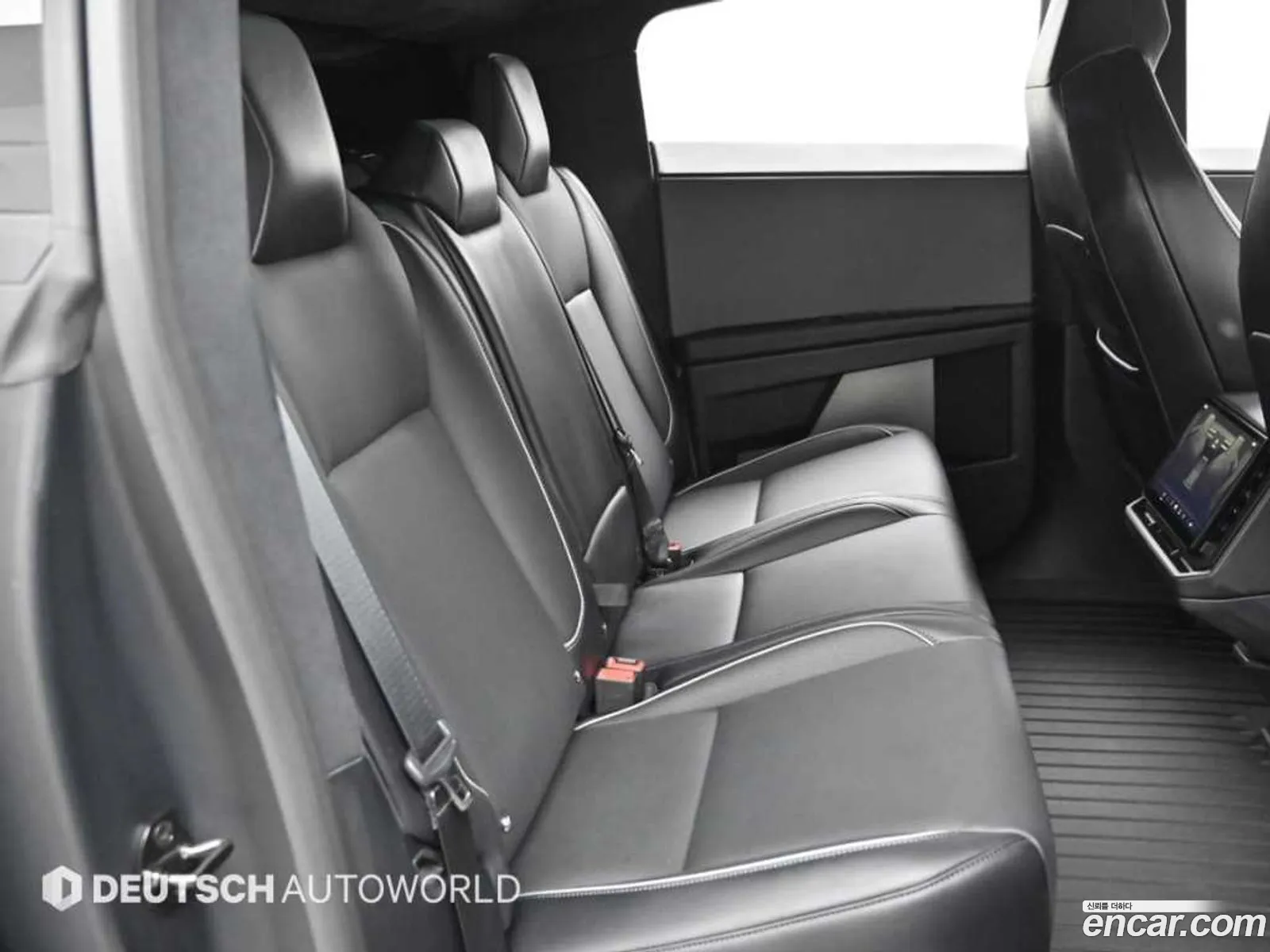 Tesla Cybertruck 2024 — 19