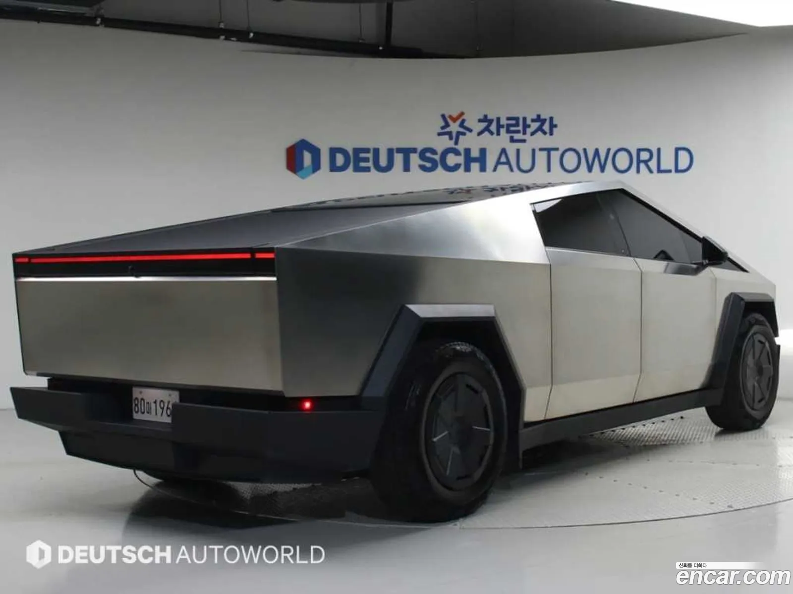 Tesla Cybertruck 2024 — 7