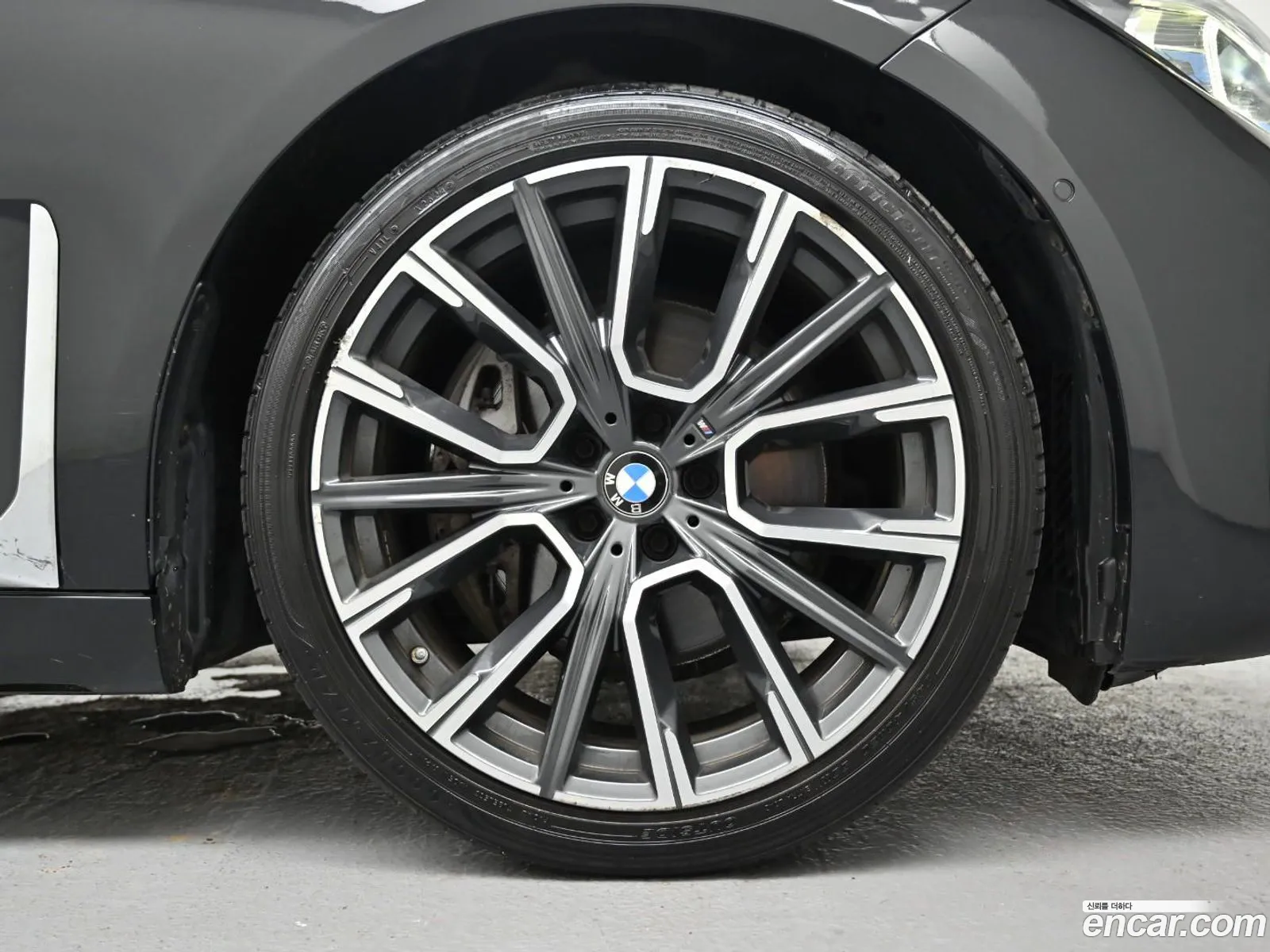 BMW 7 Series 2021 — 8
