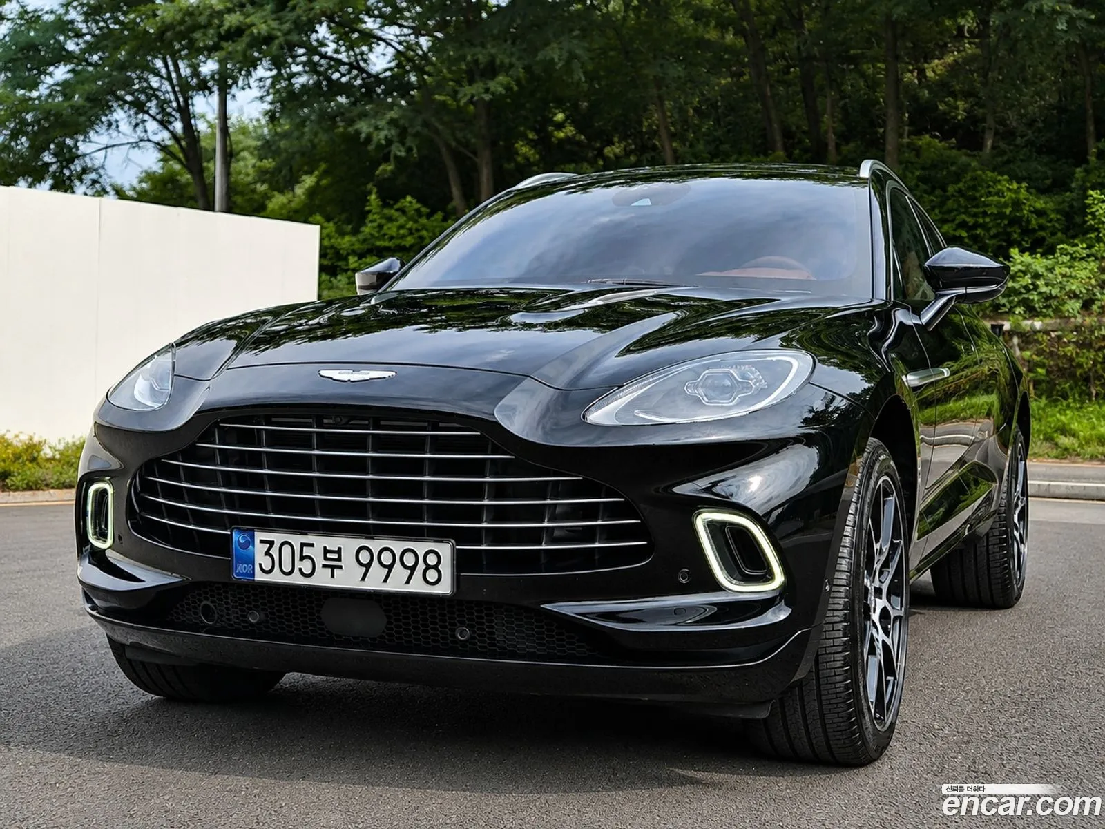 Aston Martin DBX 2023 — 6